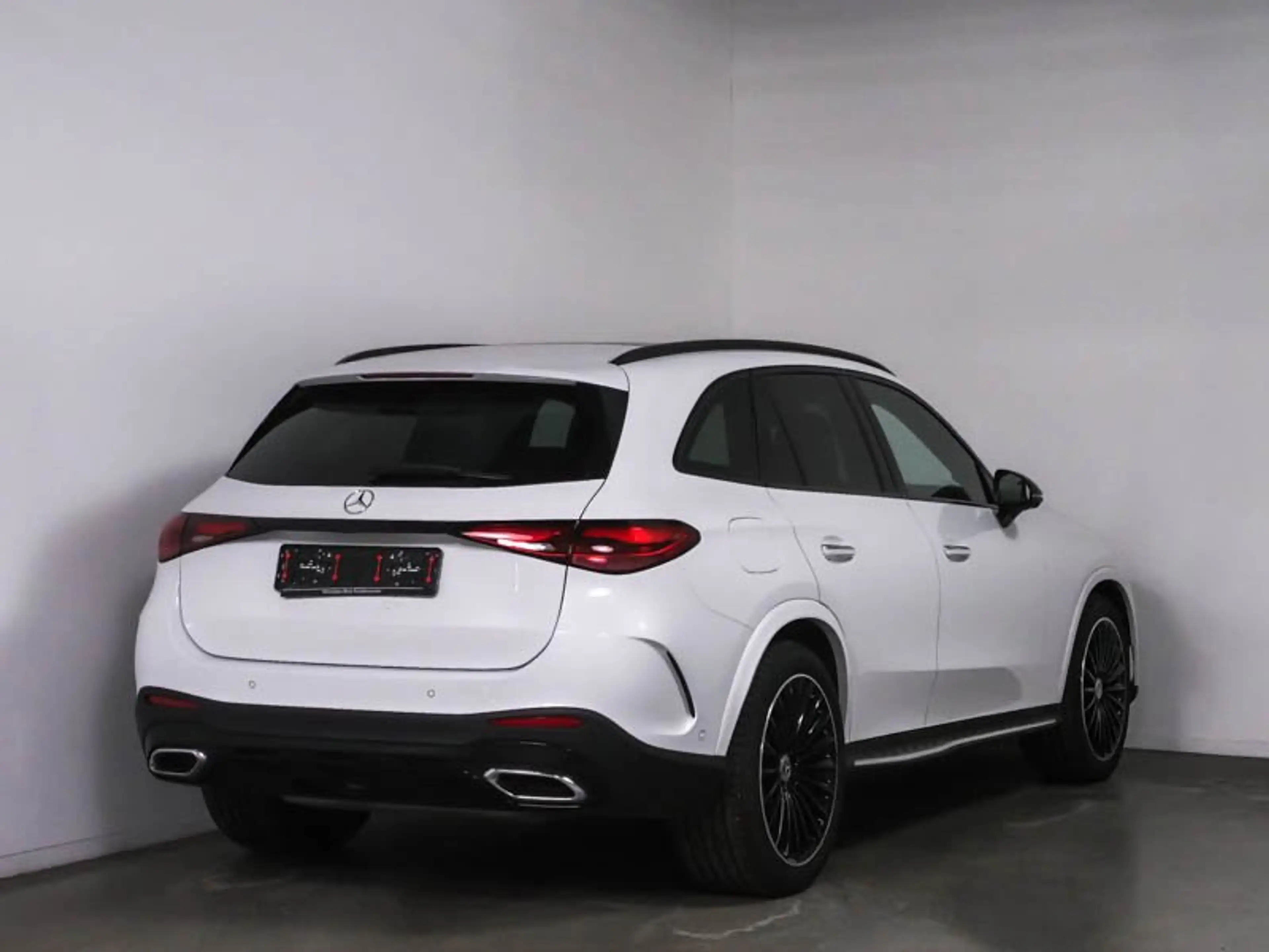 Mercedes-Benz GLC 300 AMG*HEAD-UP*PANO*DISTRONIC*BURMESTER*AHK — photo 2