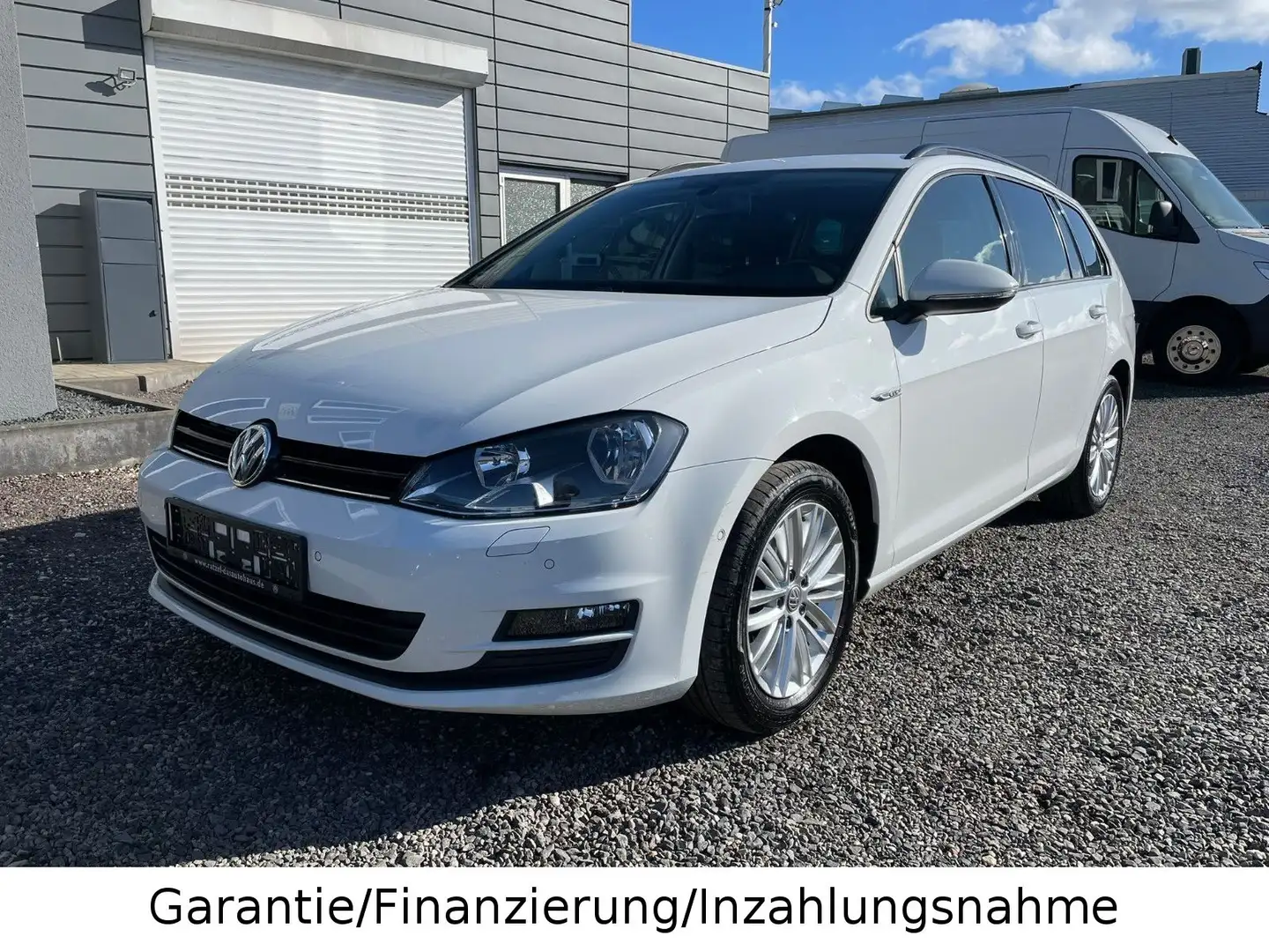 Volkswagen Golf VII Variant Cup BMT*2.HD*TüvNeu*AHK*Klima* Bílá - 2