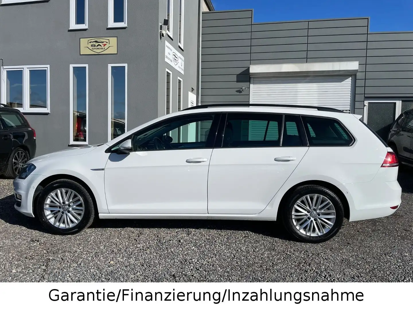 Volkswagen Golf VII Variant Cup BMT*2.HD*TüvNeu*AHK*Klima* Bílá - 1