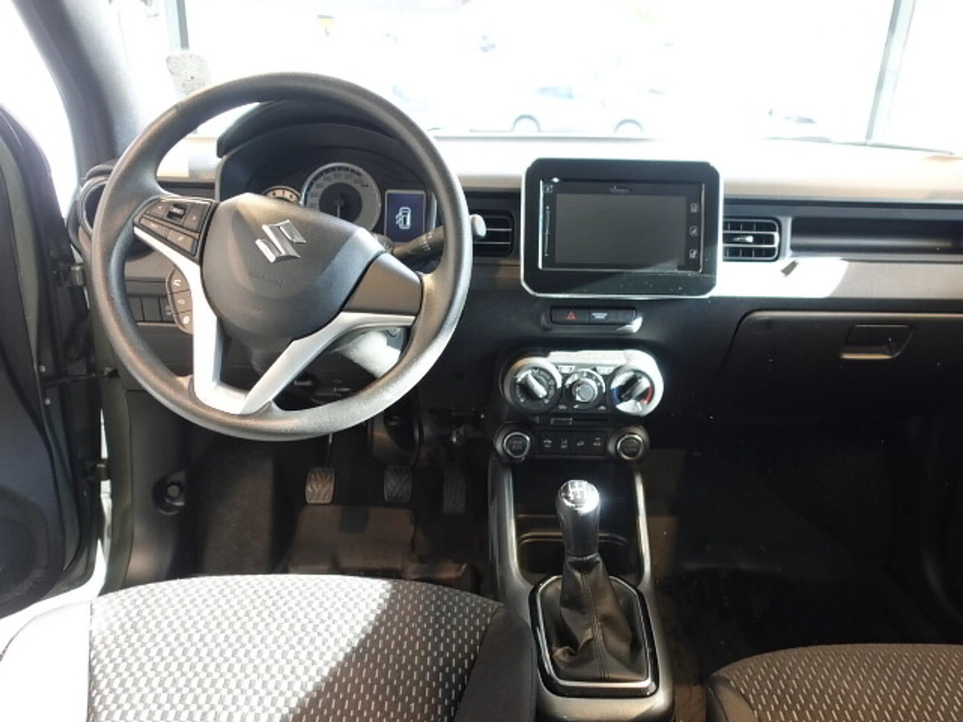 Suzuki Ignis 1,2 Dualjet Hybrid Allgrip Shine — photo 2