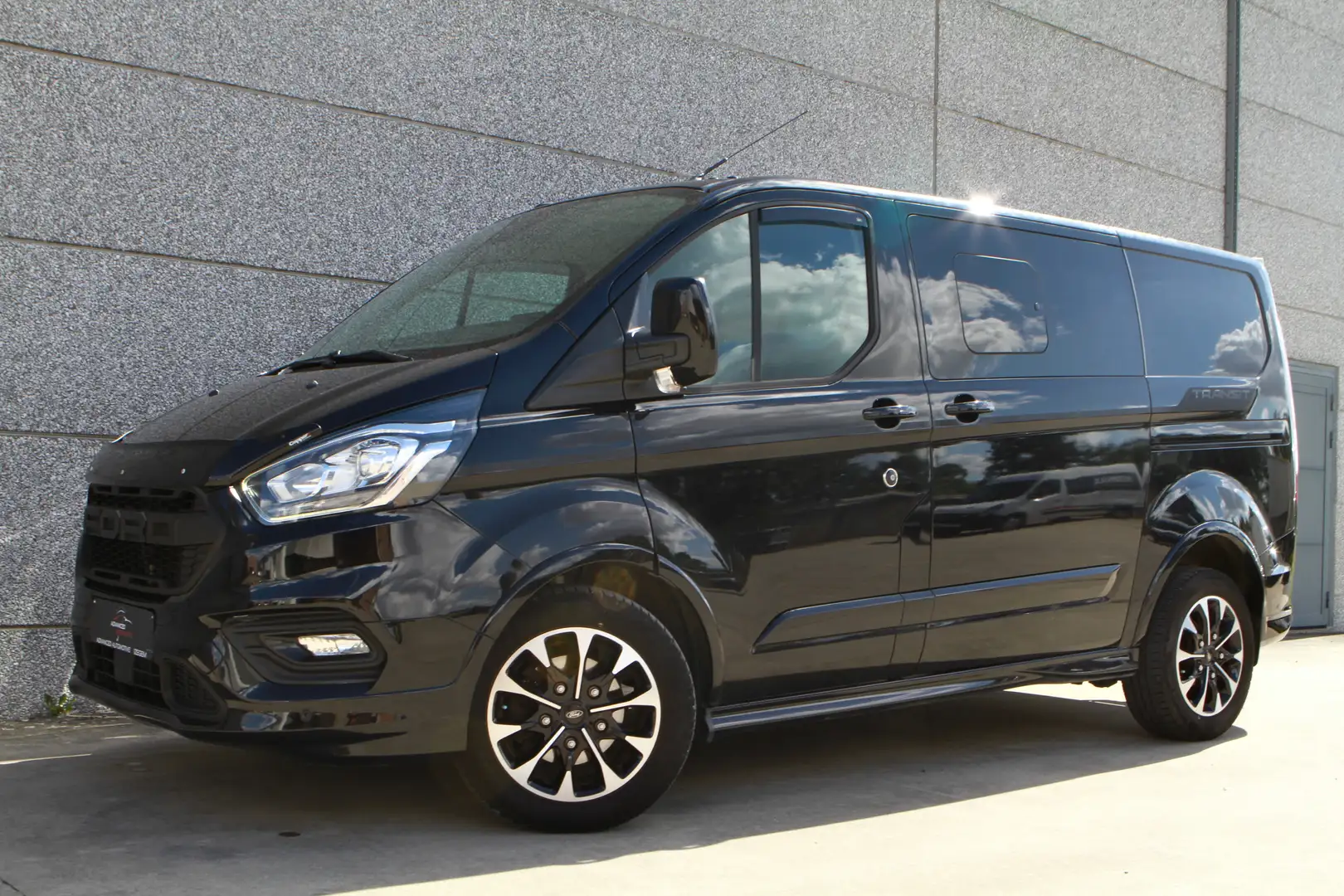 Ford Transit Custom Transit Custom L1 Sport 5 zitplaatsen Zwart - 1