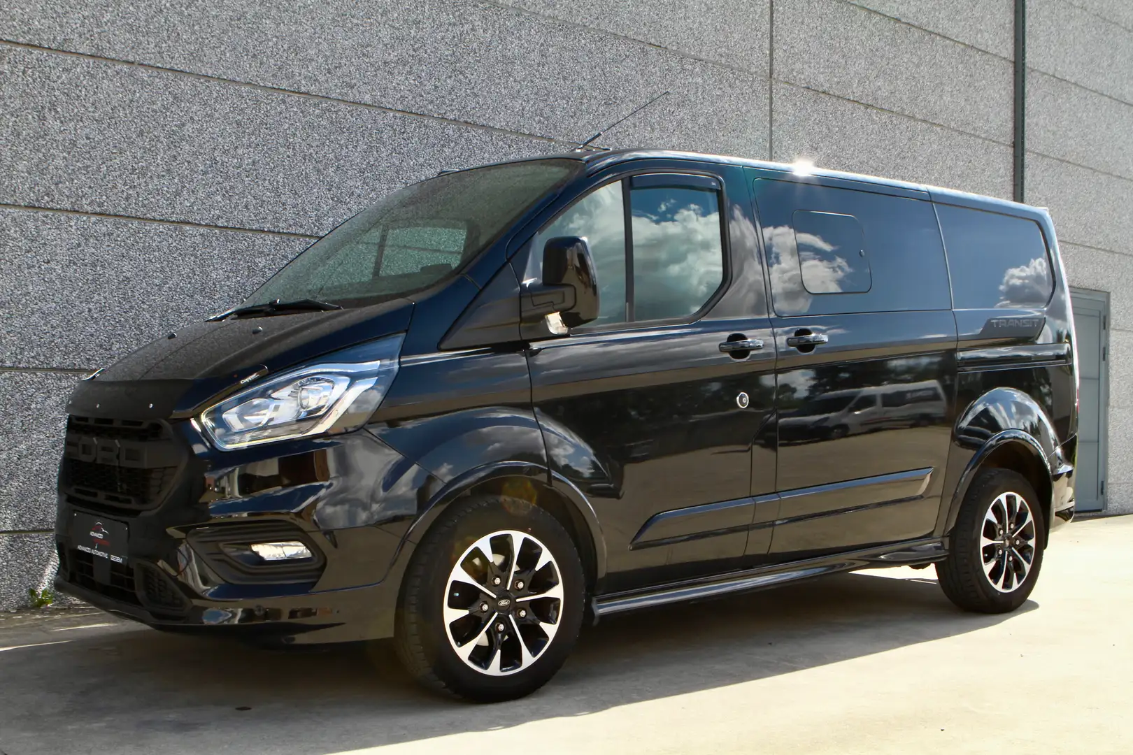 Ford Transit Custom Transit Custom L1 Sport 5 zitplaatsen Zwart - 2