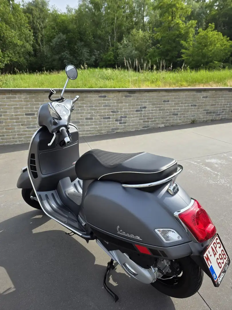 Vespa GTS Super Sport 125 Gris - 1