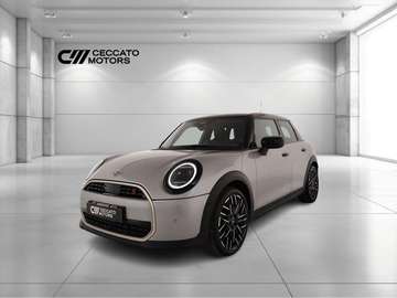 Mini  5p 2.0 Favoured auto