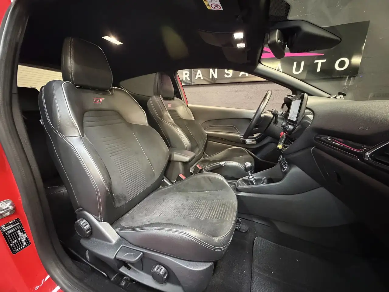 Ford Fiesta ST — photo 11