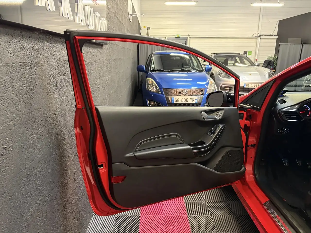 Ford Fiesta ST — photo 33