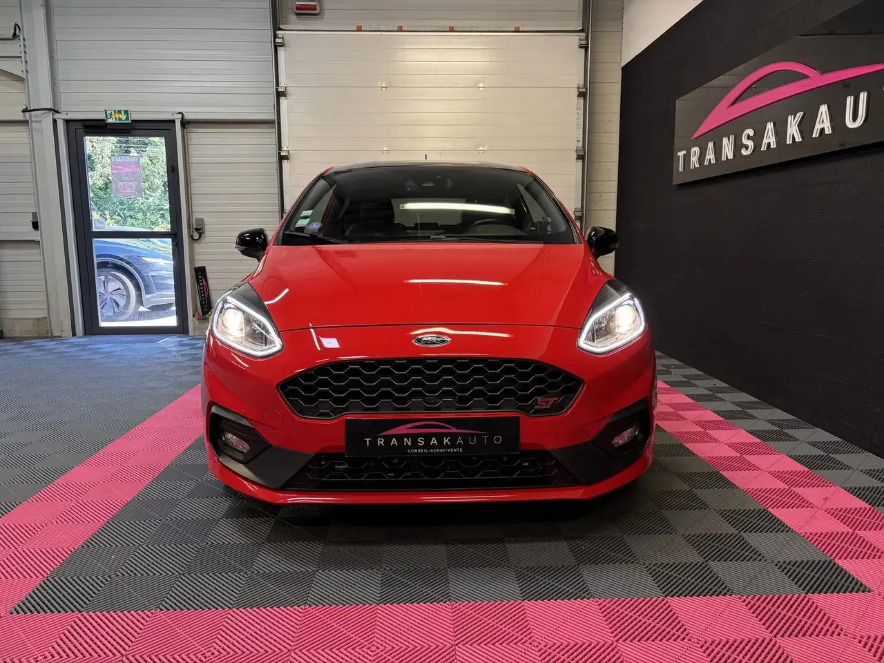 Ford Fiesta ST — photo 8