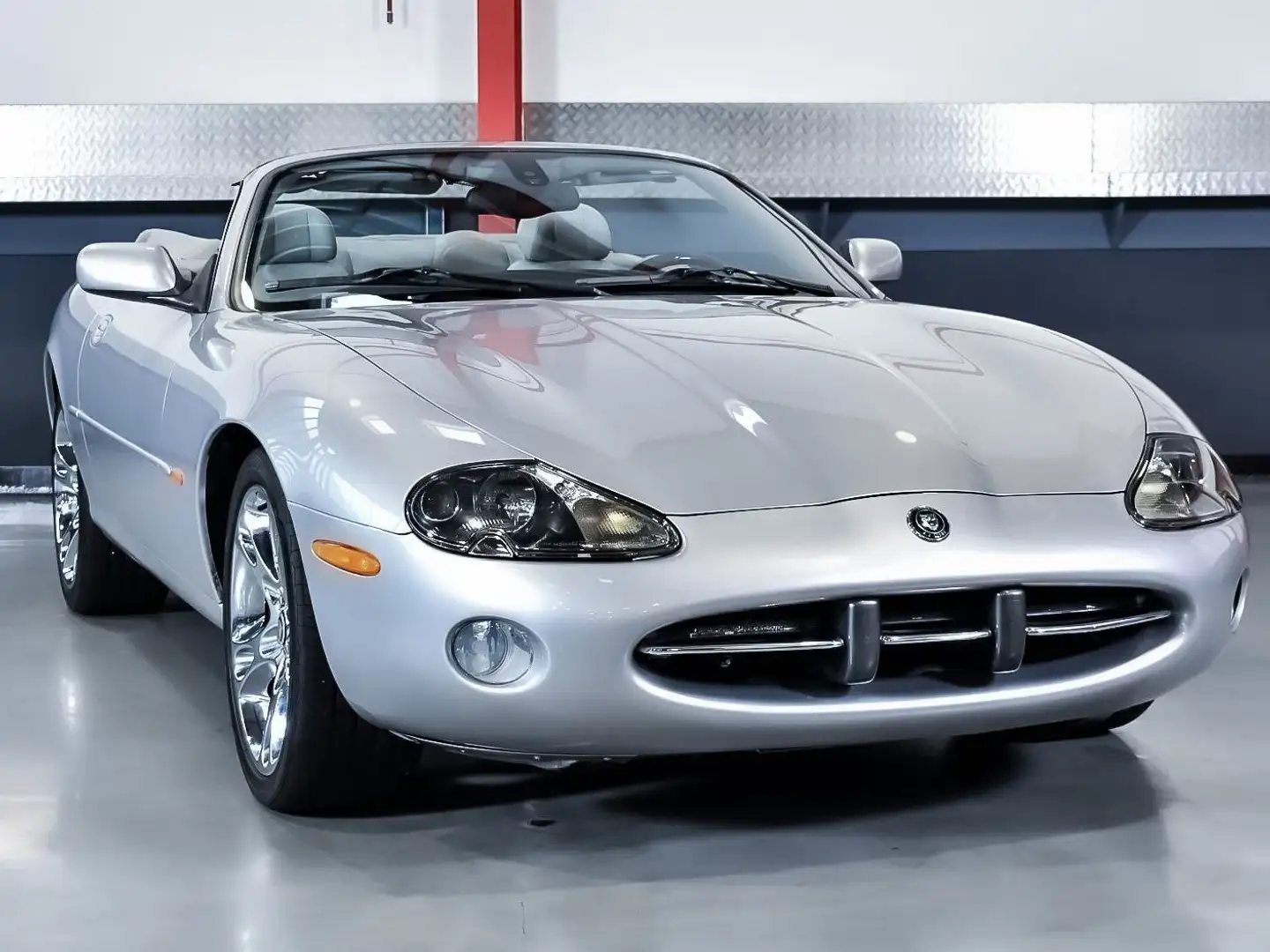 Jaguar XK8 XK8 Cabriolet Silver - 1
