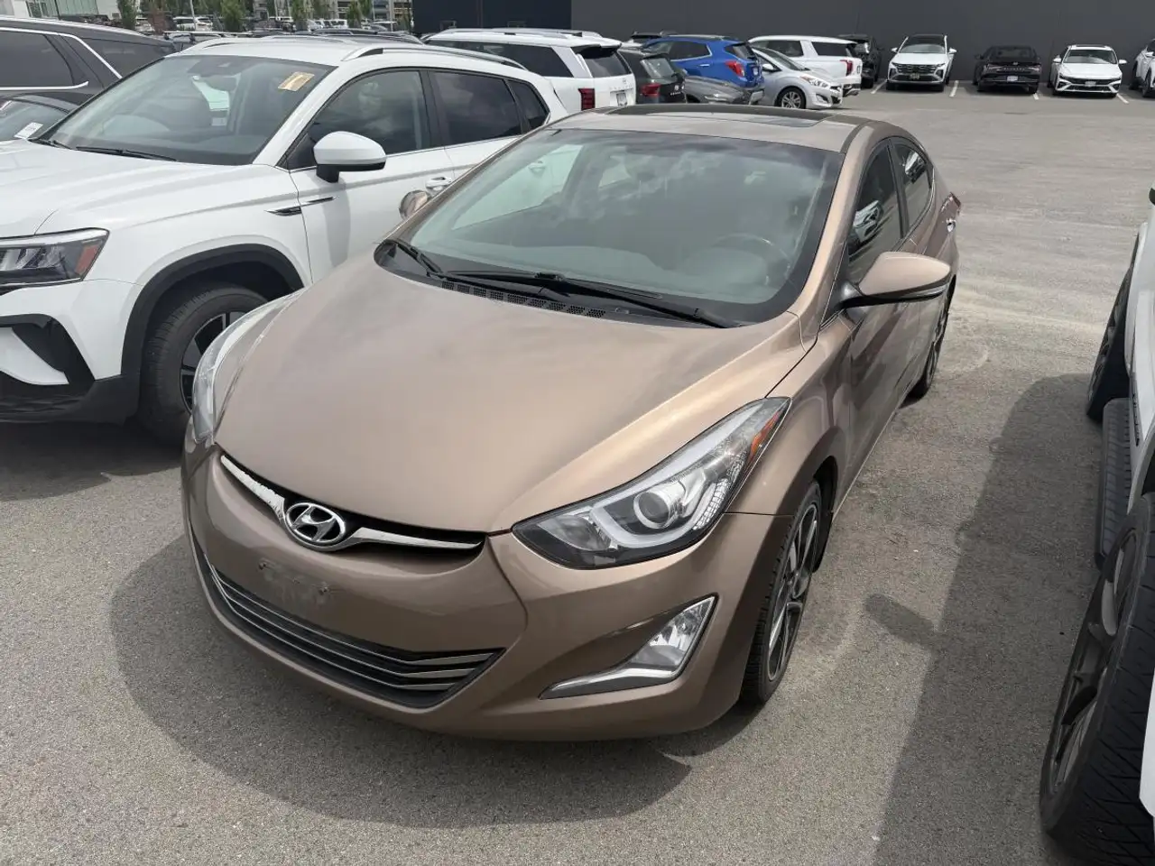 Hyundai ELANTRA photo Hyundai ELANTRA