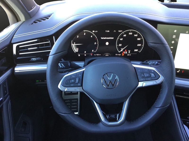 Volkswagen Touareg 3.0TDI R-Line Final Edition 4Motion AHK — photo 13