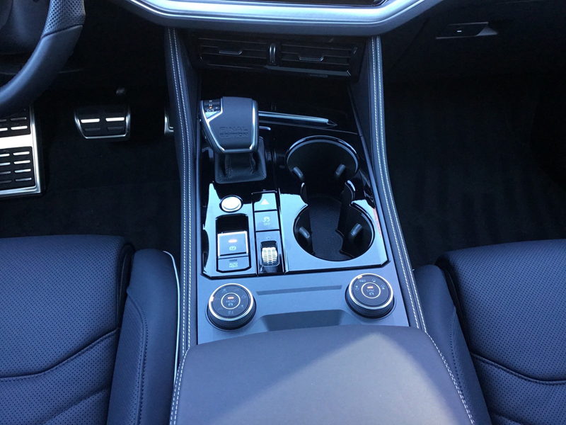 Volkswagen Touareg 3.0TDI R-Line Final Edition 4Motion AHK — photo 15