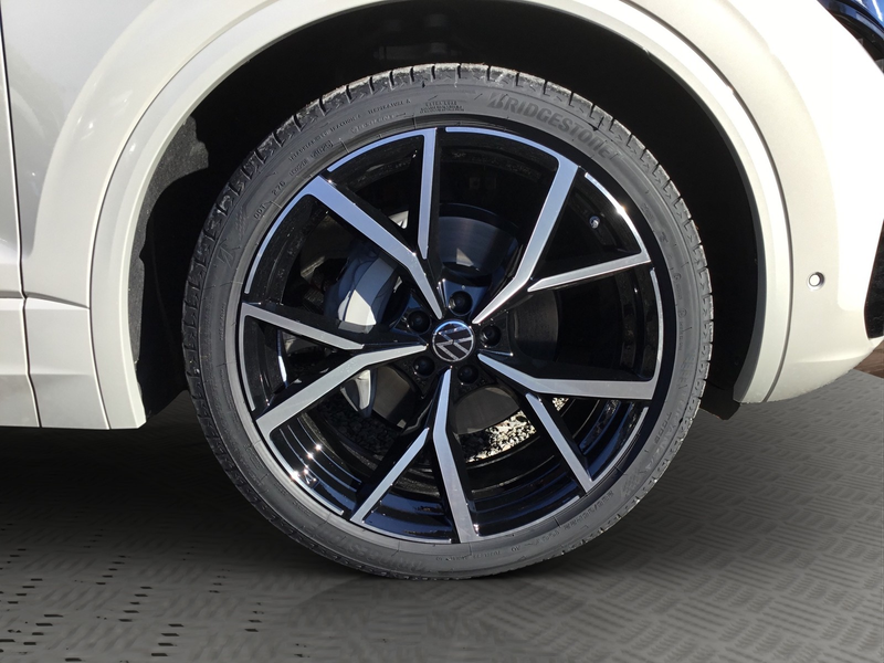 Volkswagen Touareg 3.0TDI R-Line Final Edition 4Motion AHK — photo 5
