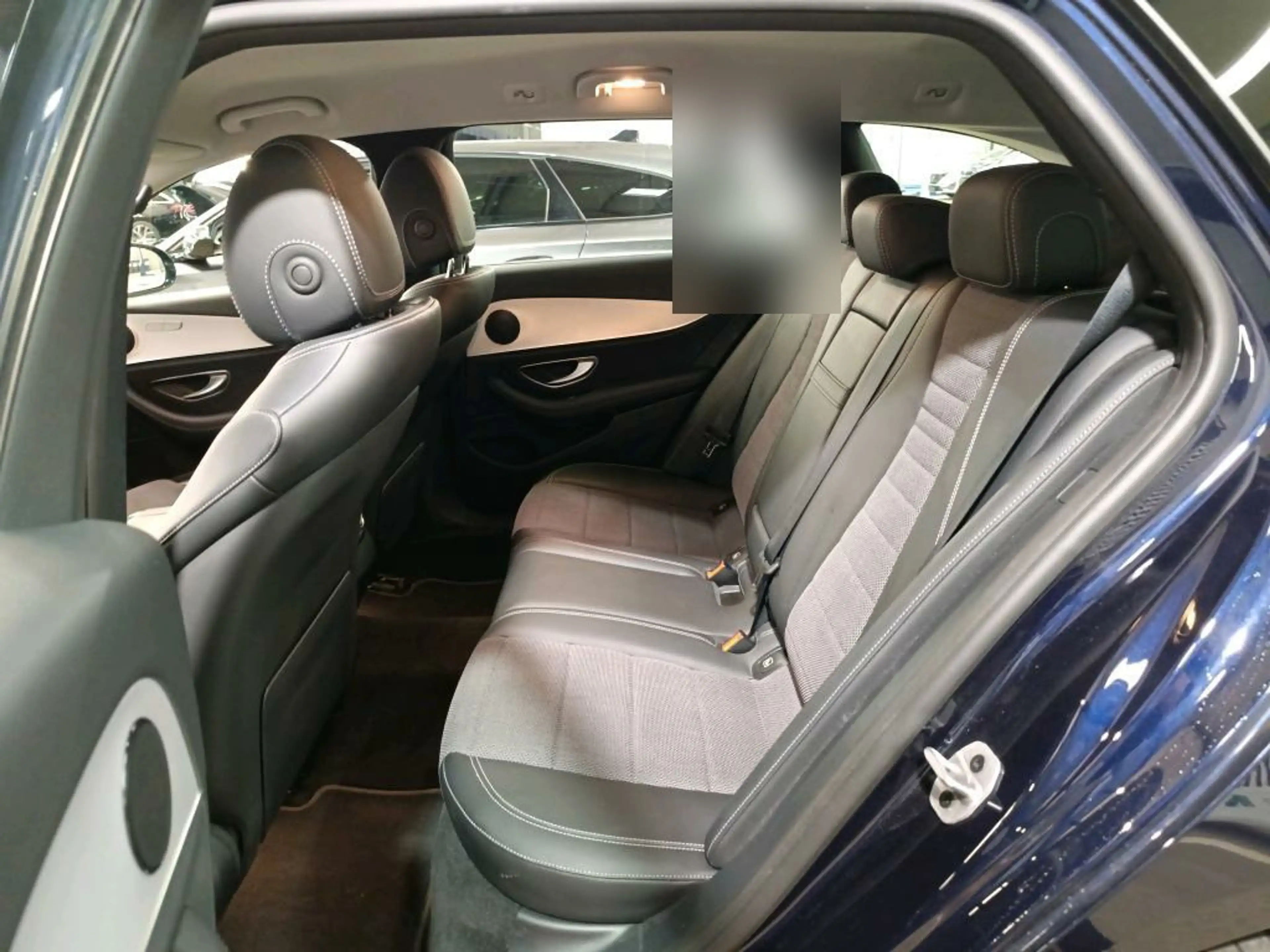 Mercedes-Benz E 300 KLIMAAUT RADIO MFL SHZ VC AHK KAMERA T-Leder Navi RFK — photo 7