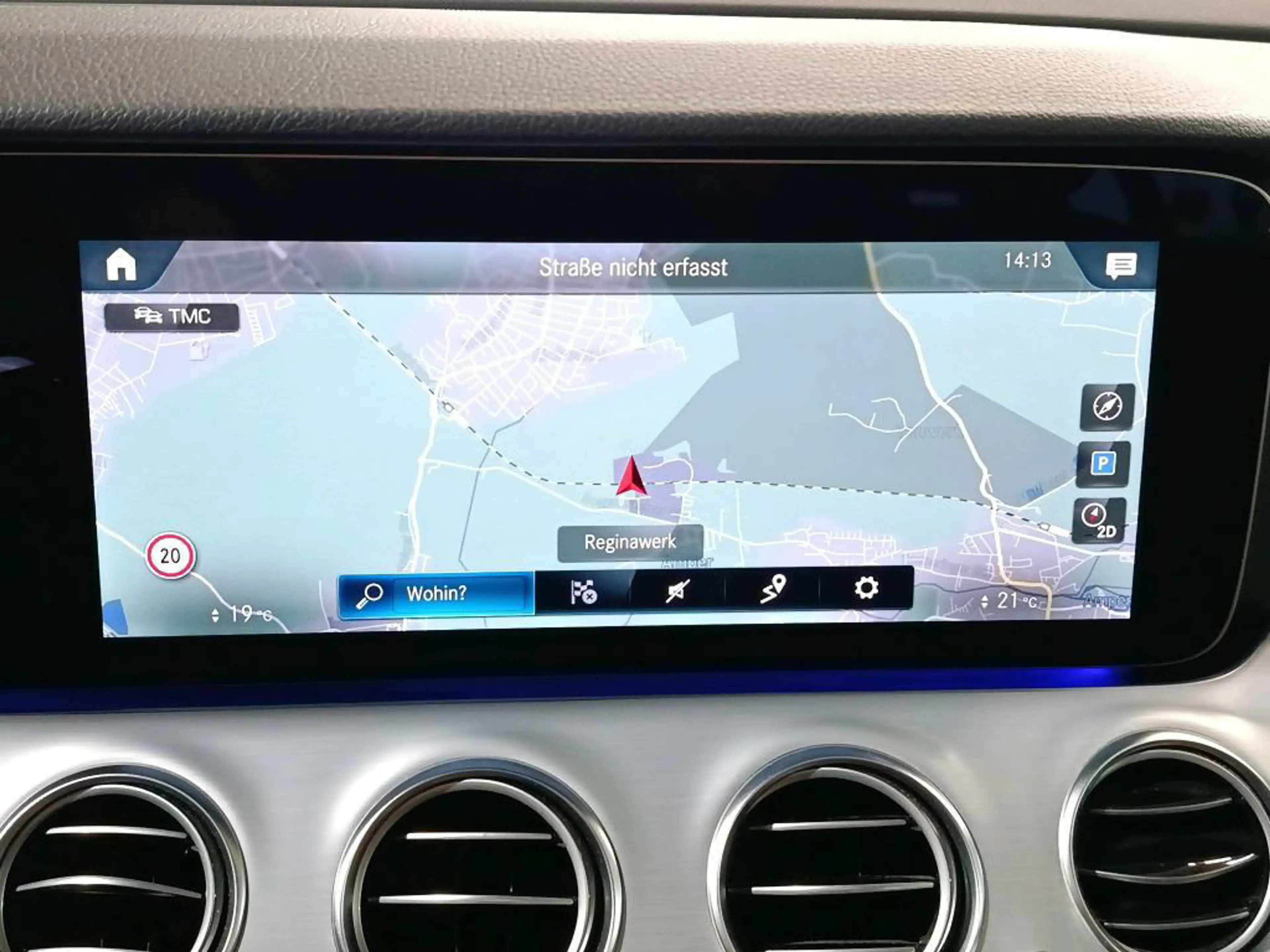 Mercedes-Benz E 300 KLIMAAUT RADIO MFL SHZ VC AHK KAMERA T-Leder Navi RFK — photo 9