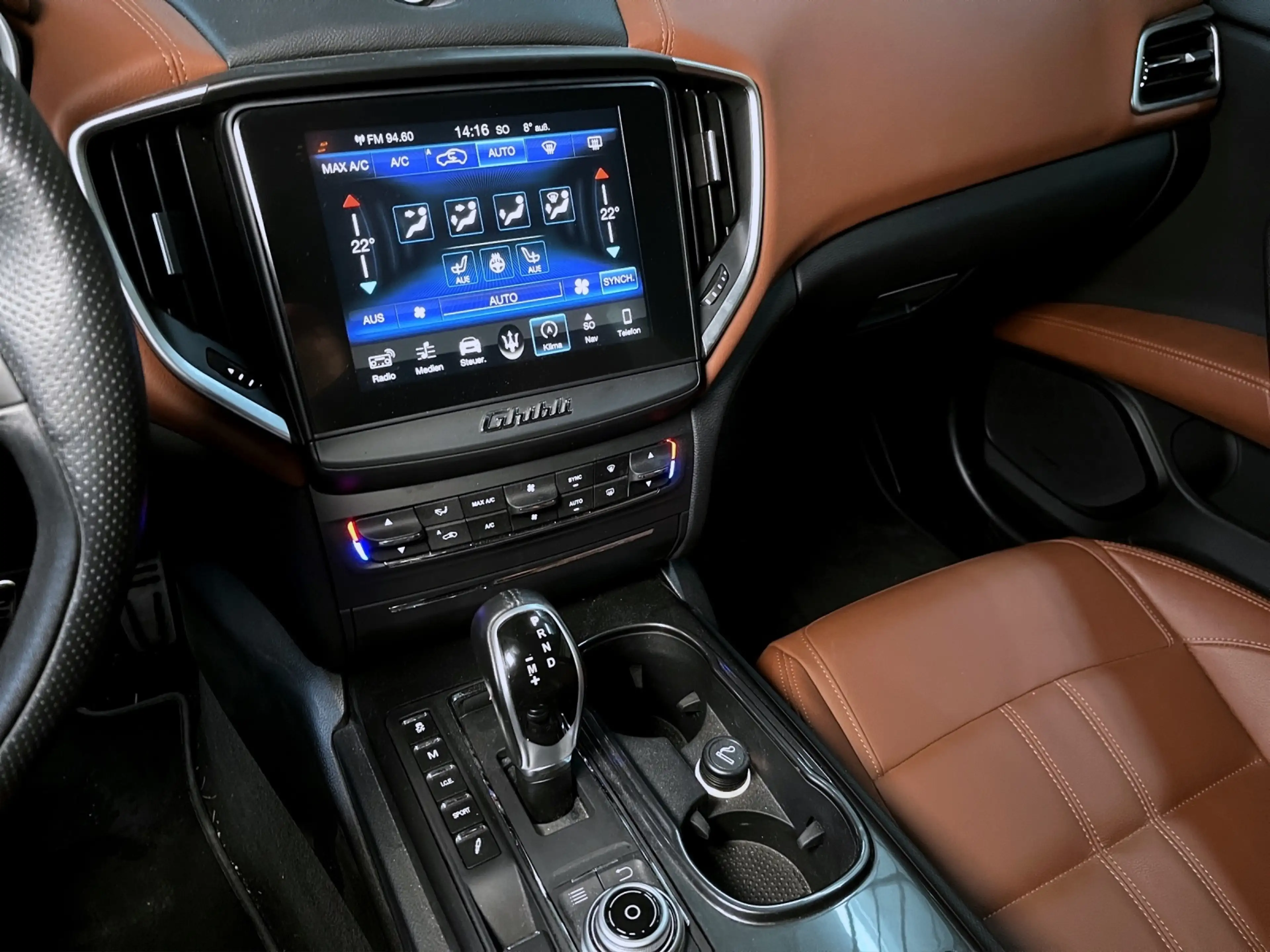 Maserati Ghibli S Q4 GranSport — photo 13