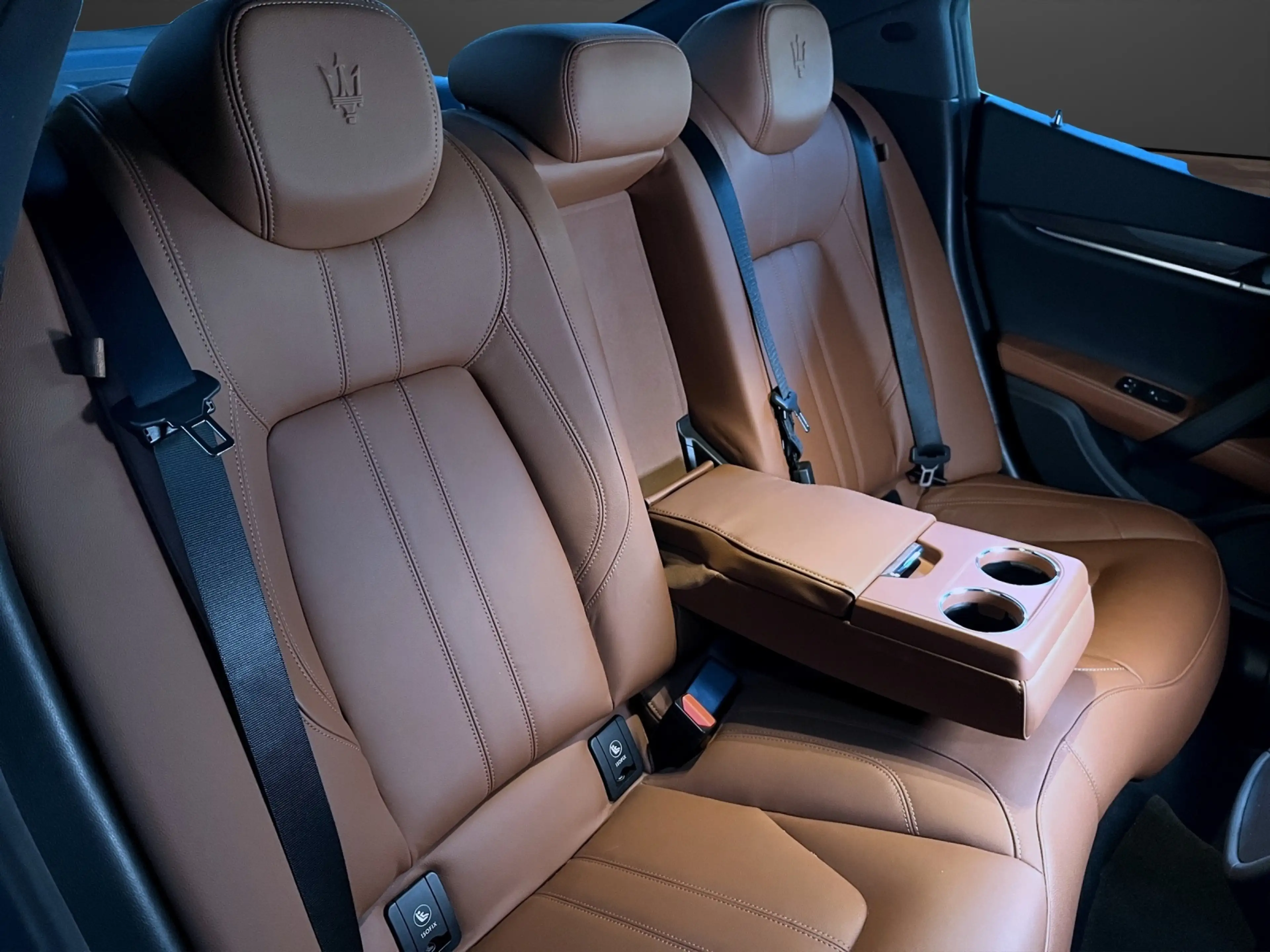 Maserati Ghibli S Q4 GranSport — photo 10