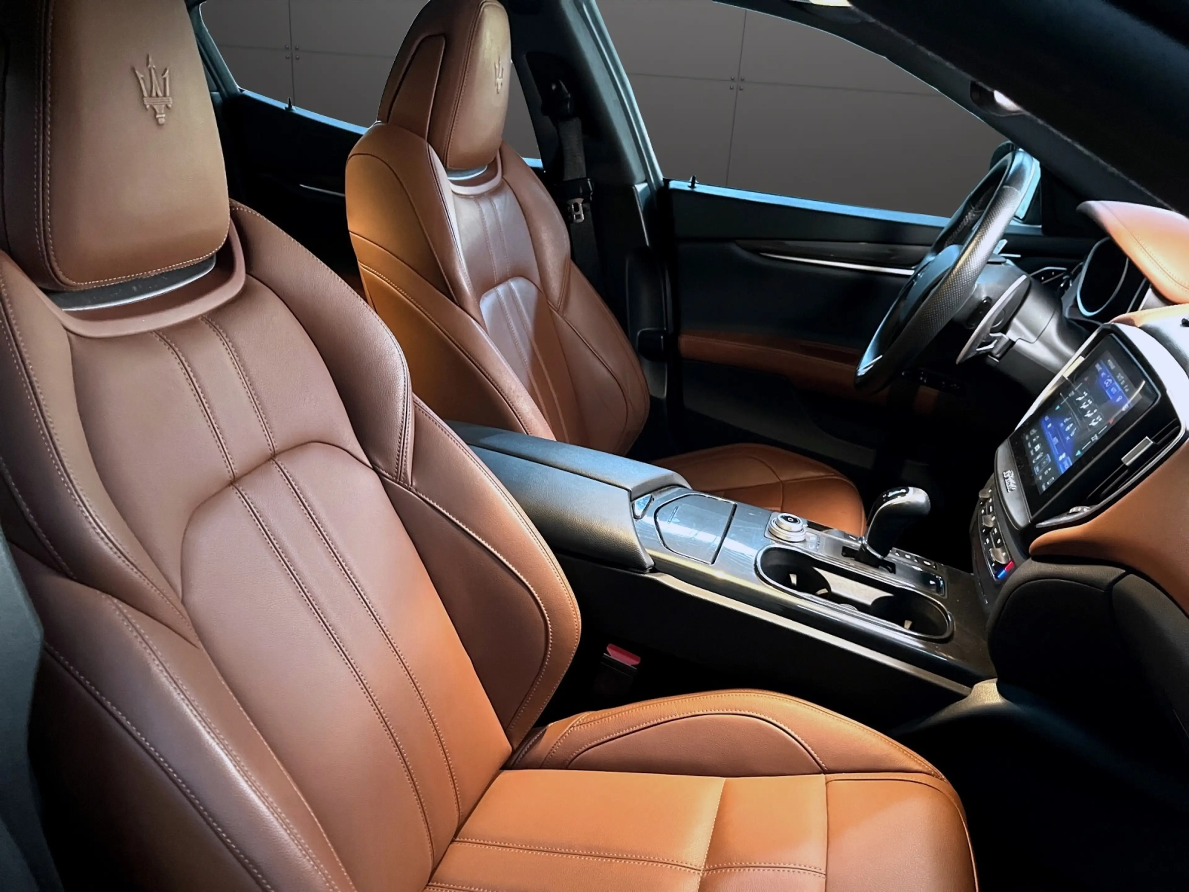 Maserati Ghibli S Q4 GranSport — photo 15