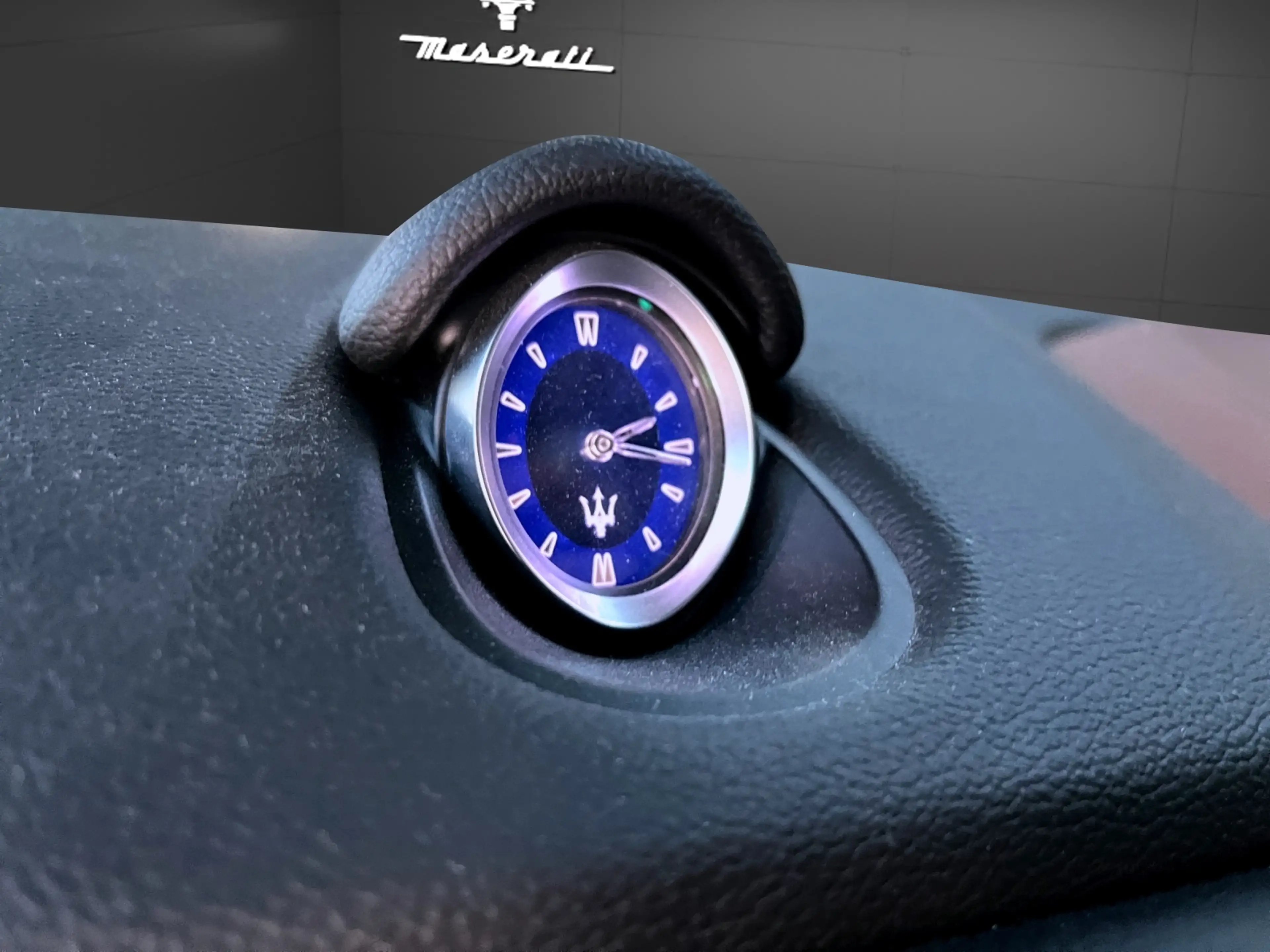 Maserati Ghibli S Q4 GranSport — photo 14