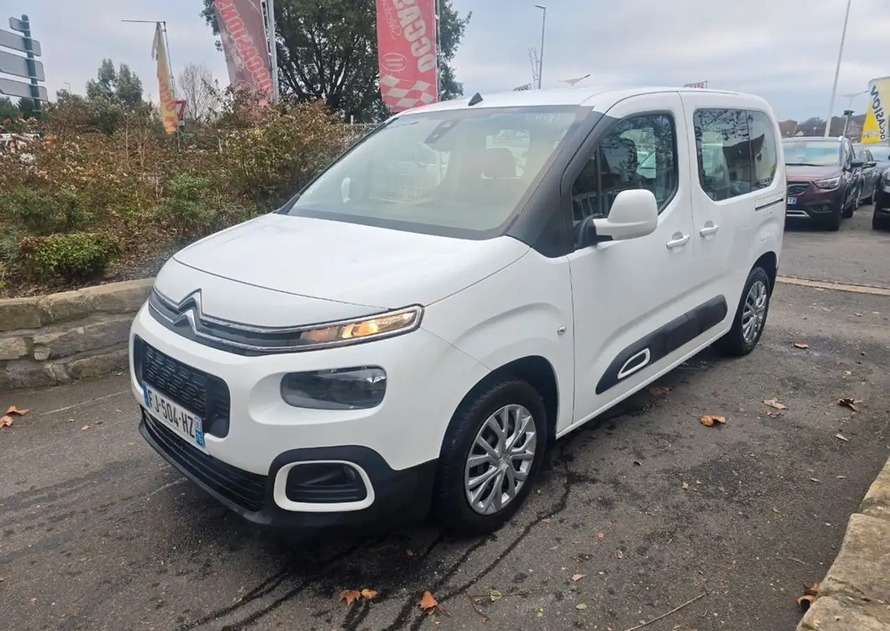 Citroen Berlingo 5places Taille M 1.2l Ess 110 08-2019