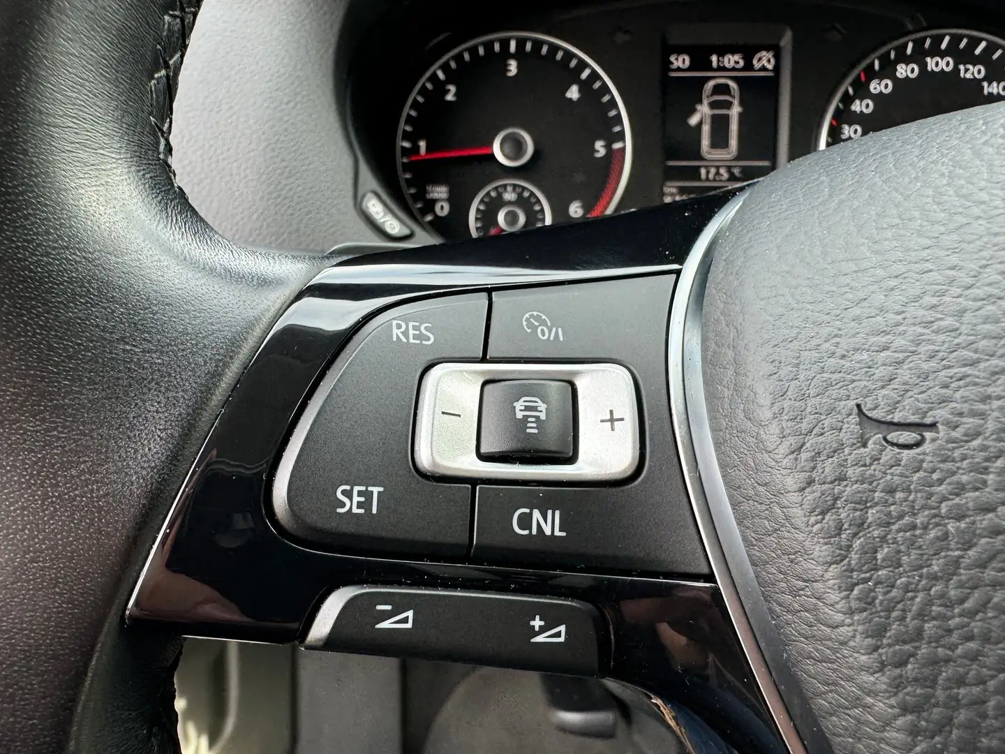 Volkswagen Sharan Business TDI SCR DSG Schwarz - 2