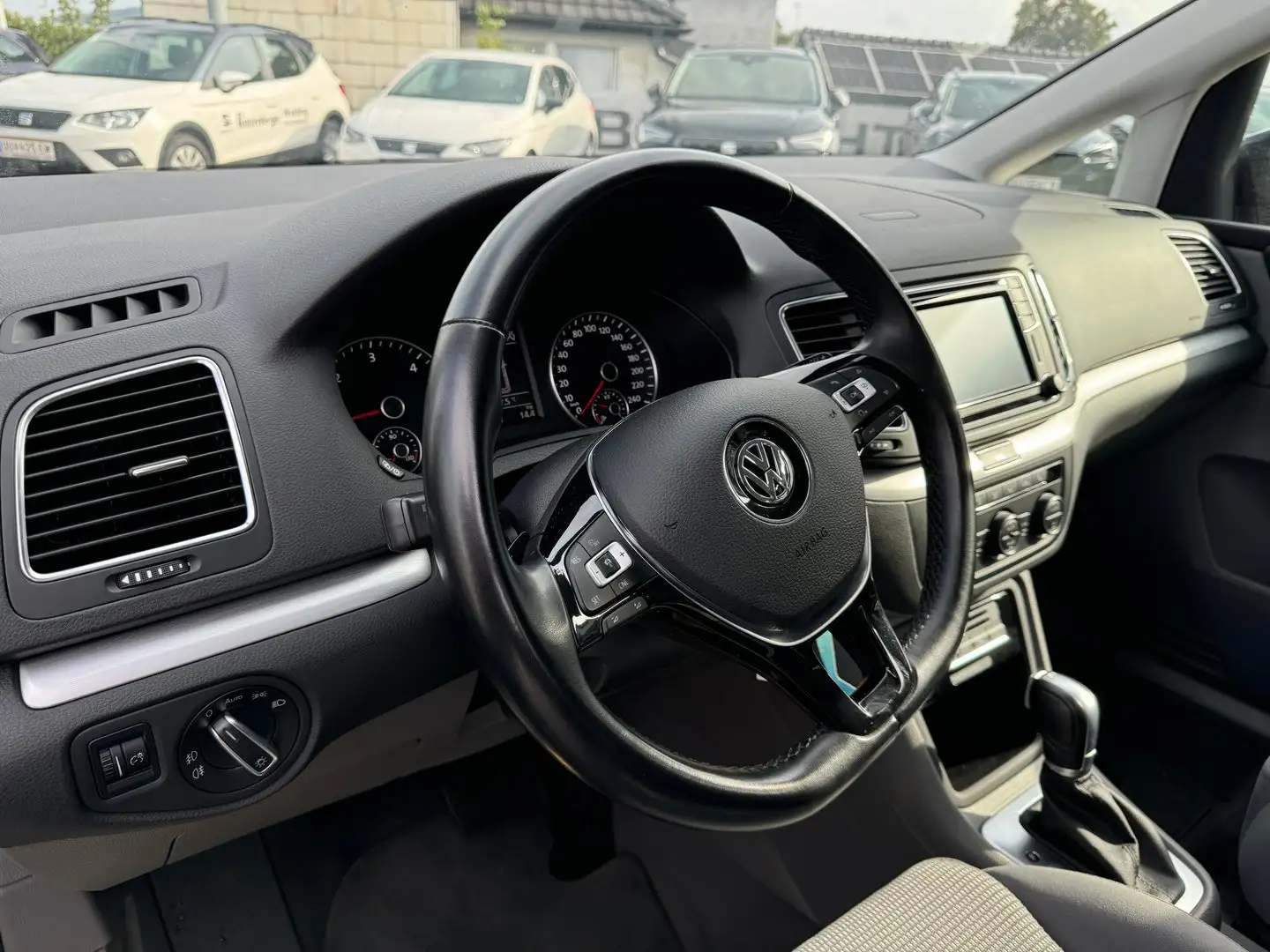 Volkswagen Sharan Business TDI SCR DSG Schwarz - 1