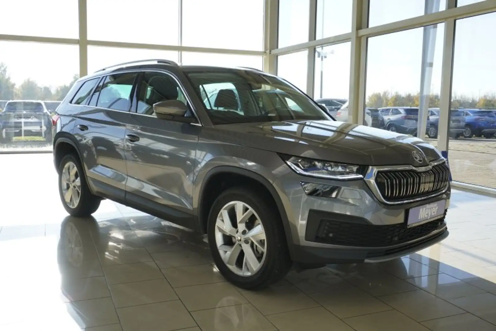 Skoda Kodiaq 2,0TDI 200PS 7-Sitzer/Matrix/Navi/ACC/Kamera   ** Gris - 1