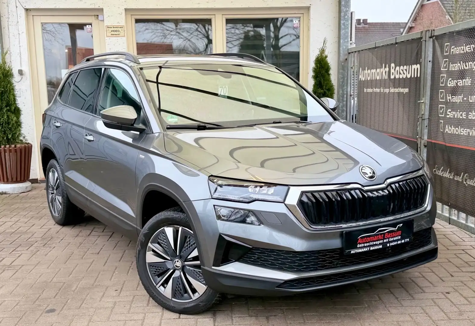 Skoda Karoq Tour Virtual | RKam | Panorama | LED | Shz Grau - 1