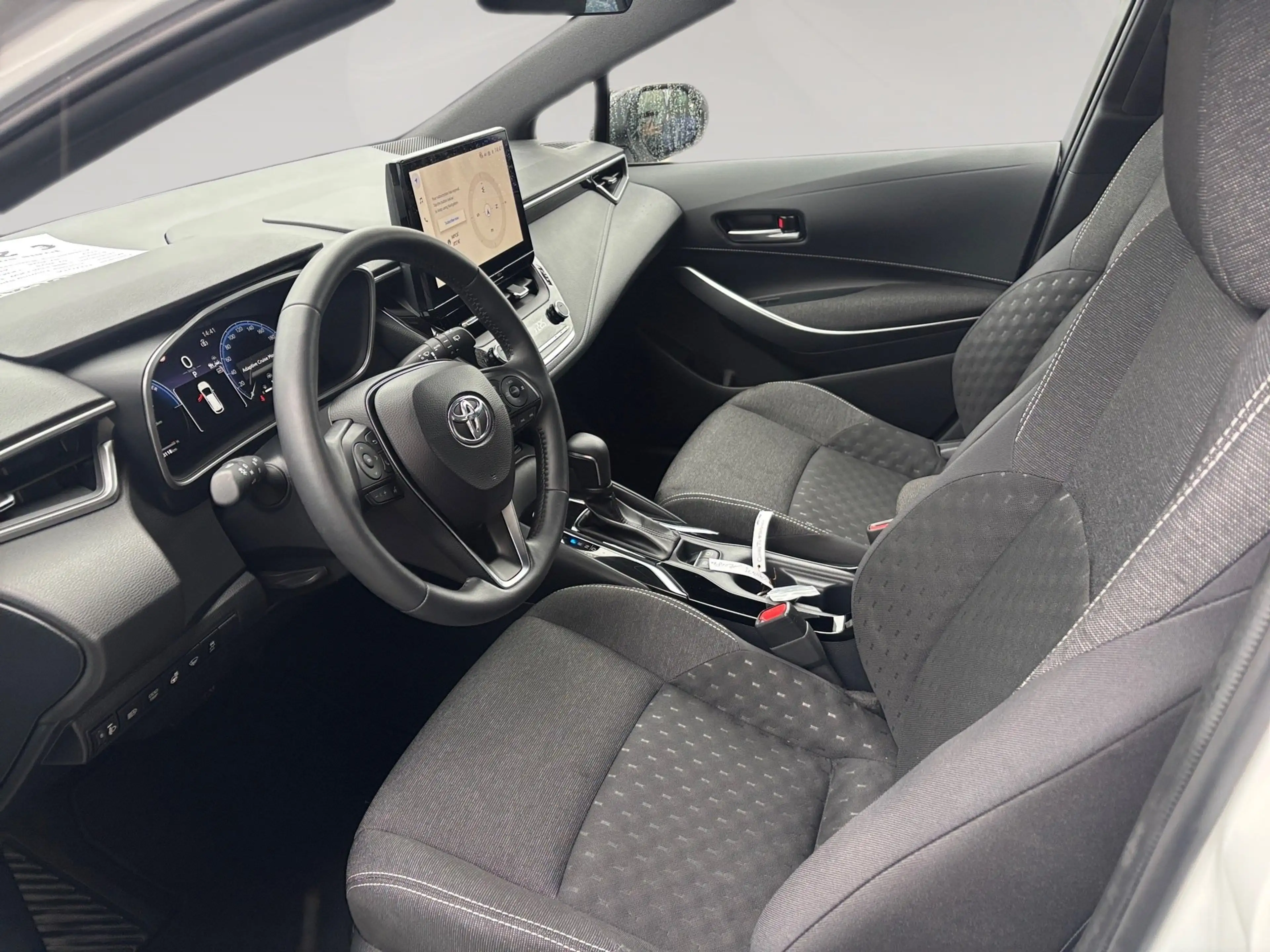 Toyota Corolla 2.0 l Hybrid TS.  Business Edition AUT — photo 7