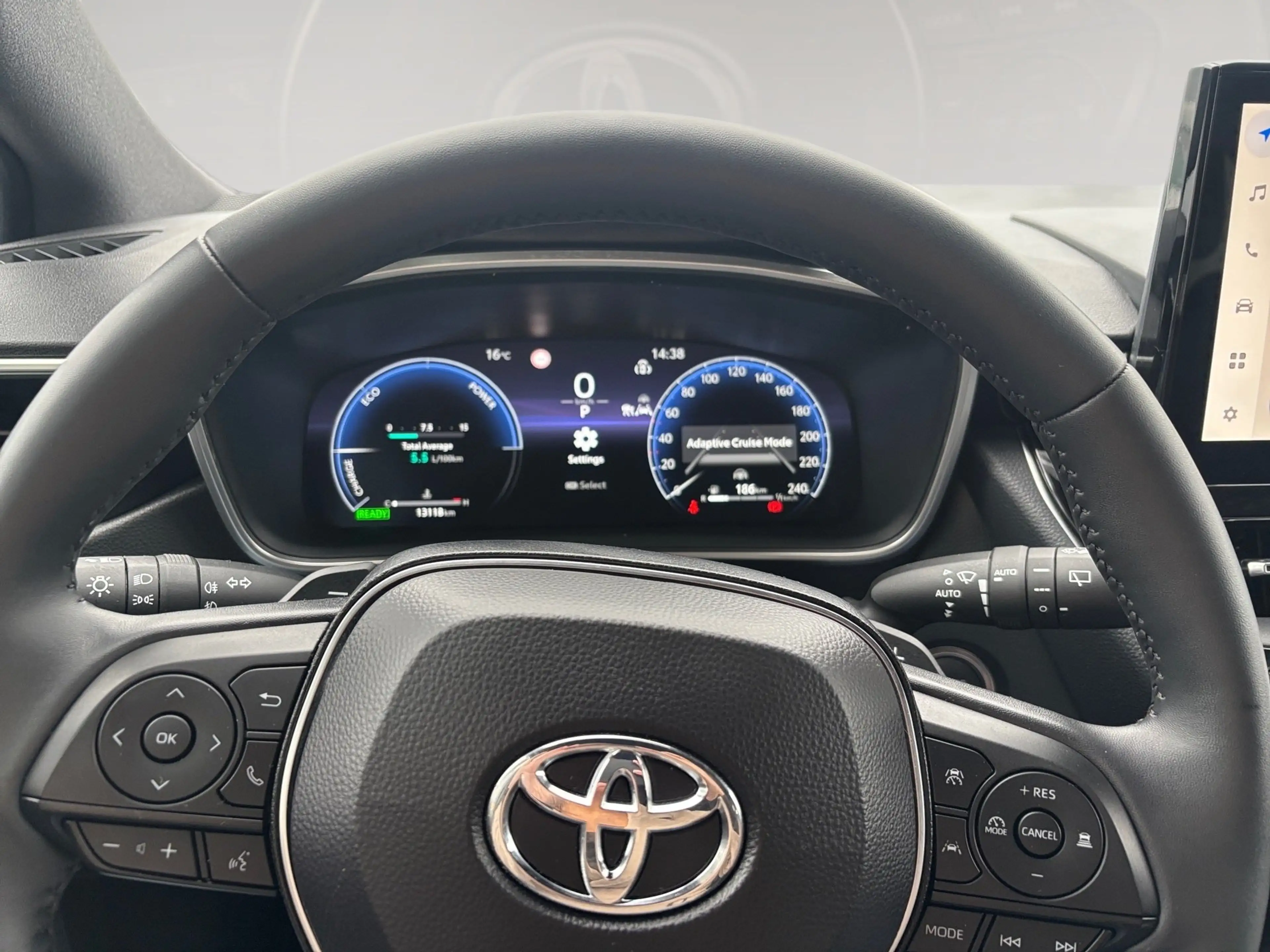 Toyota Corolla 2.0 l Hybrid TS.  Business Edition AUT — photo 8