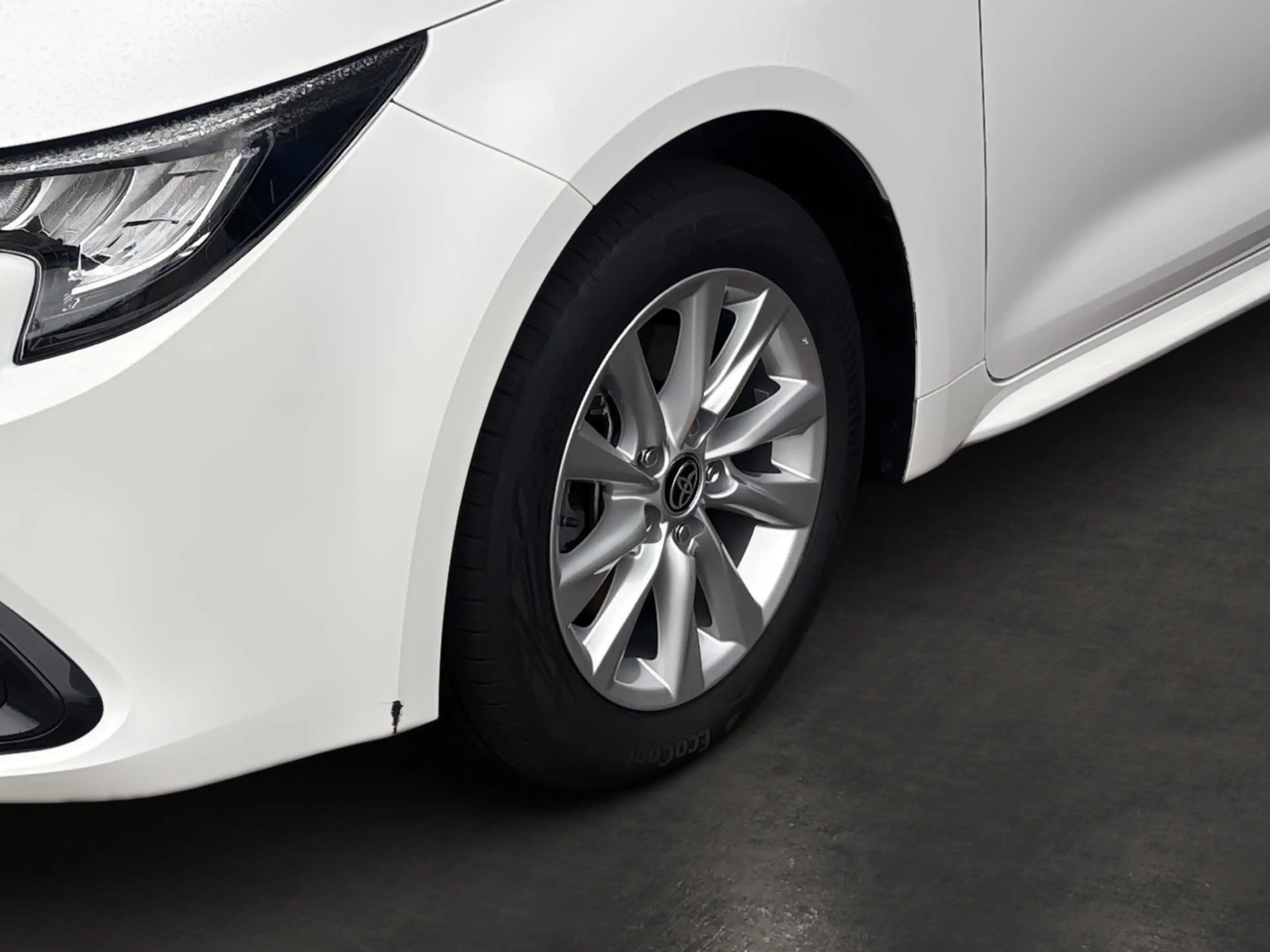 Toyota Corolla 2.0 l Hybrid TS.  Business Edition AUT — photo 6