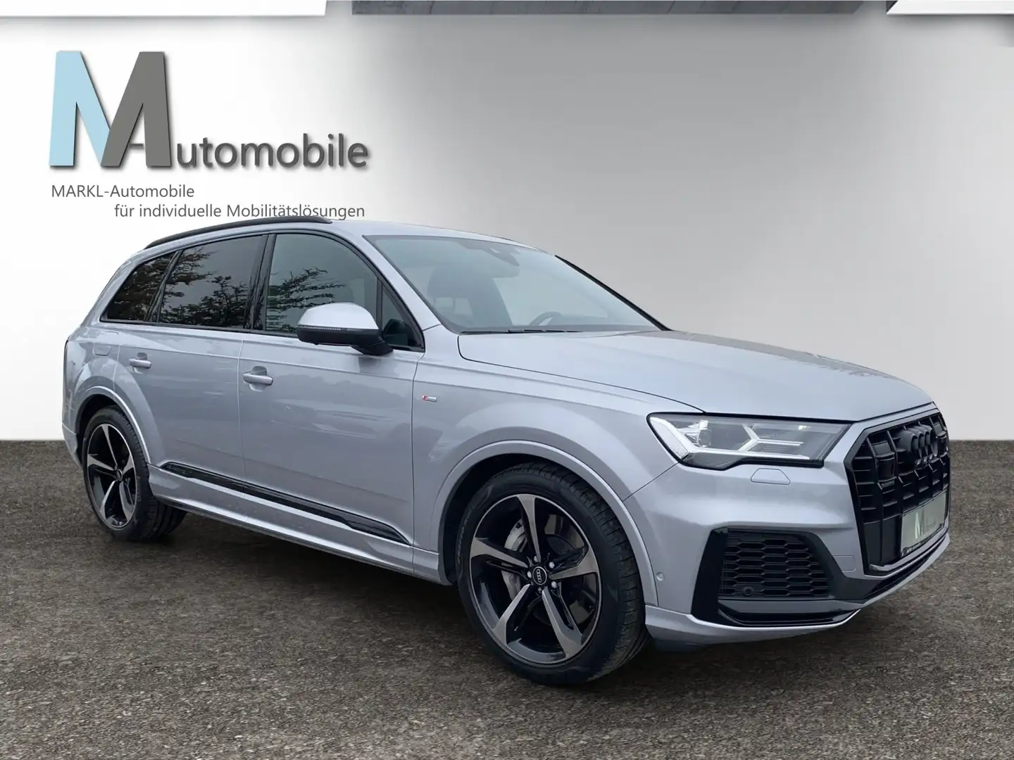 Audi Q7 55 TFSI e quattro S line Silber - 1