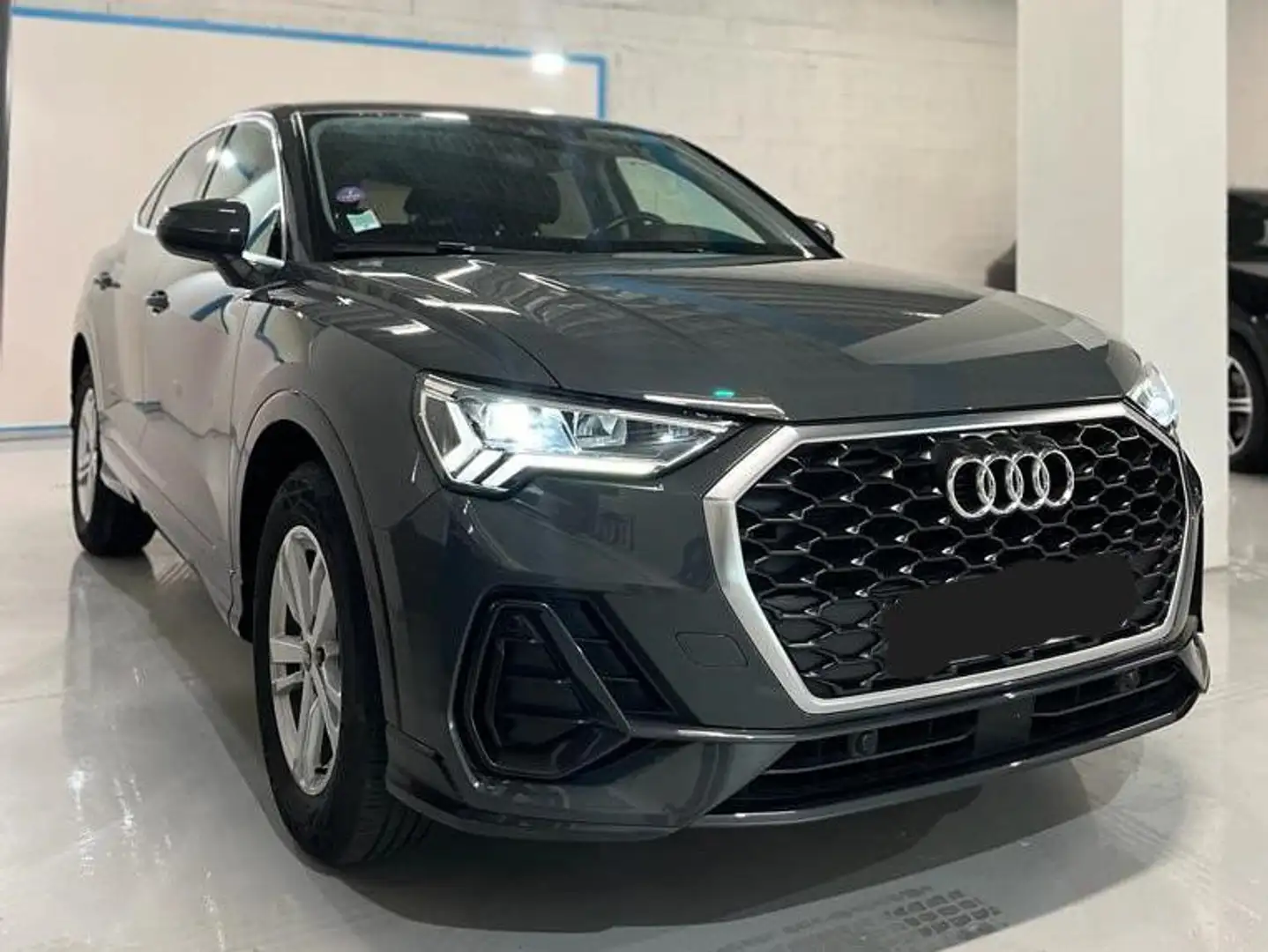 Audi Q3 Sportback 35 TFSI 150 ch Gris - 1