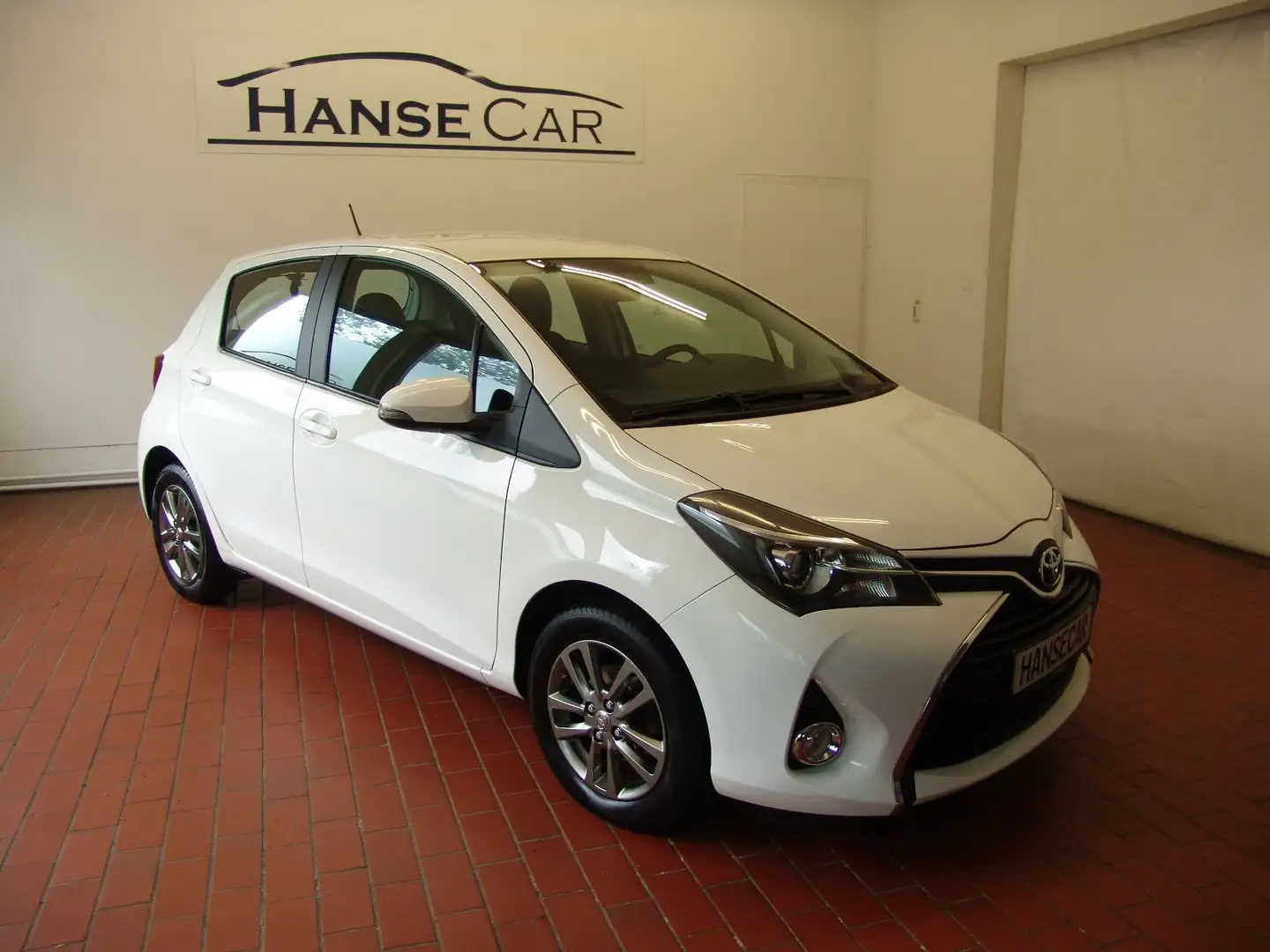 Toyota Yaris Comfort / Klima / R.Kamera / 1 J. Garantie Weiß - 1