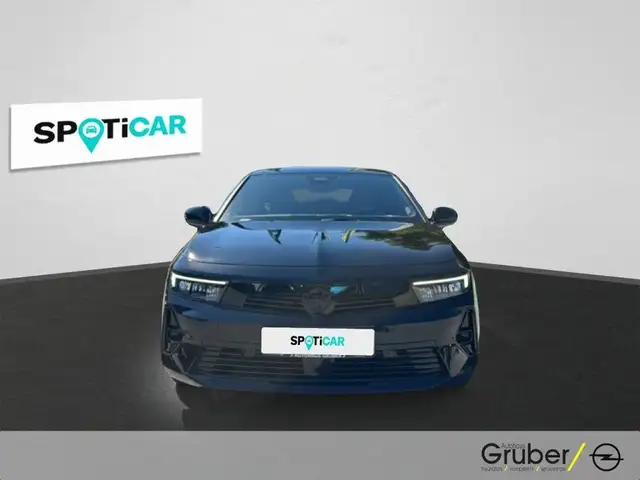 Opel Astra view 2