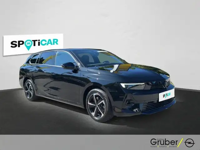 Opel Astra view 3