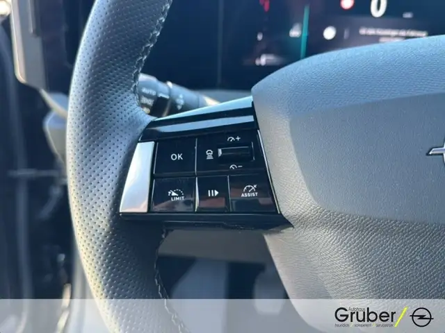 Opel Astra view 12