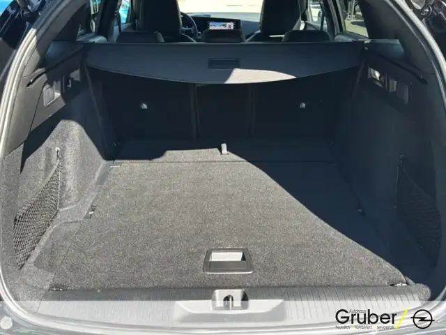 Opel Astra view 6