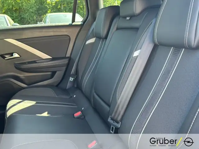 Opel Astra view 10