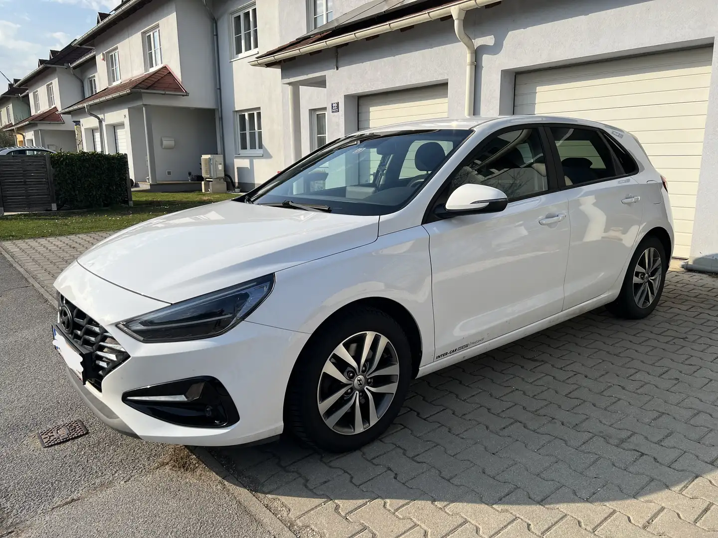 Hyundai i30 i30 1,0 T-GDI i-Line Plus i-Line Plus Weiß - 1