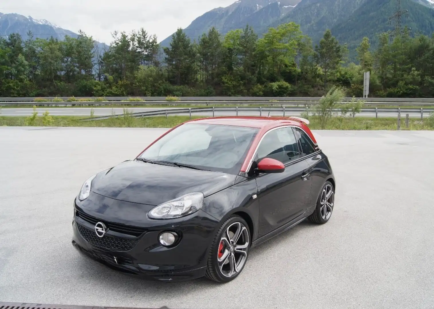 Opel Adam 1,4 Turbo S Ecotec Start/Stop Schwarz - 2