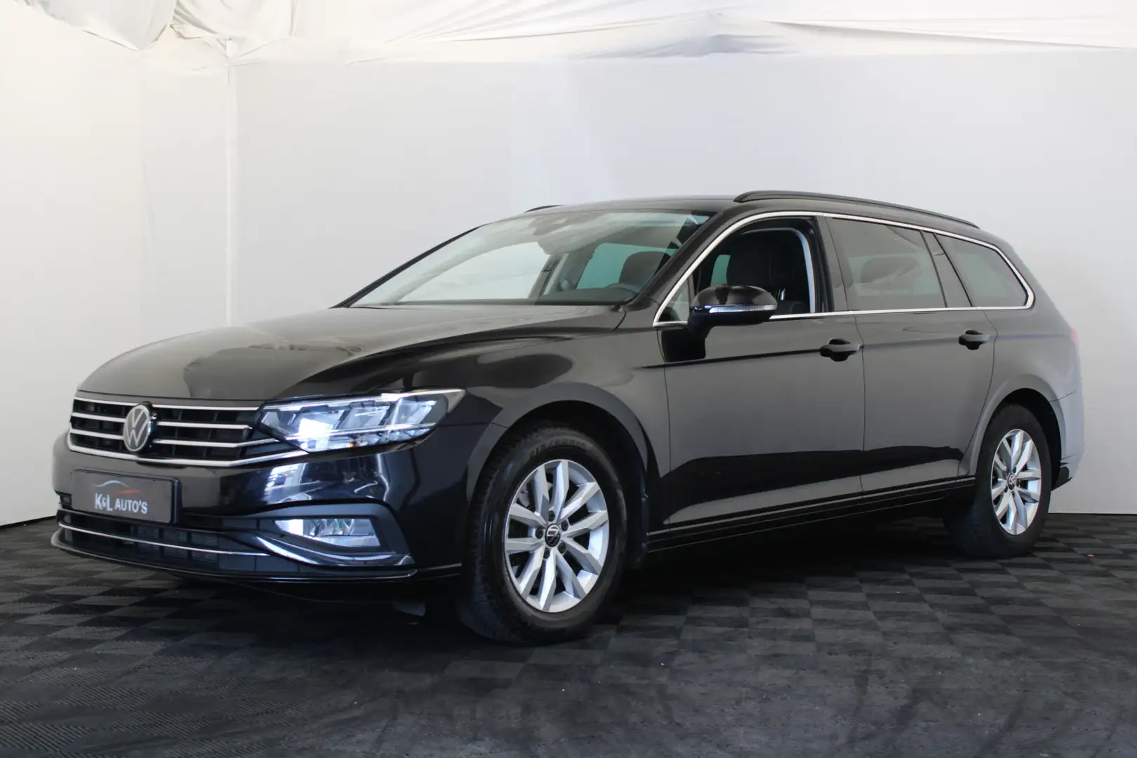 Volkswagen Passat Variant 1.5 TSI Business Noir - 1