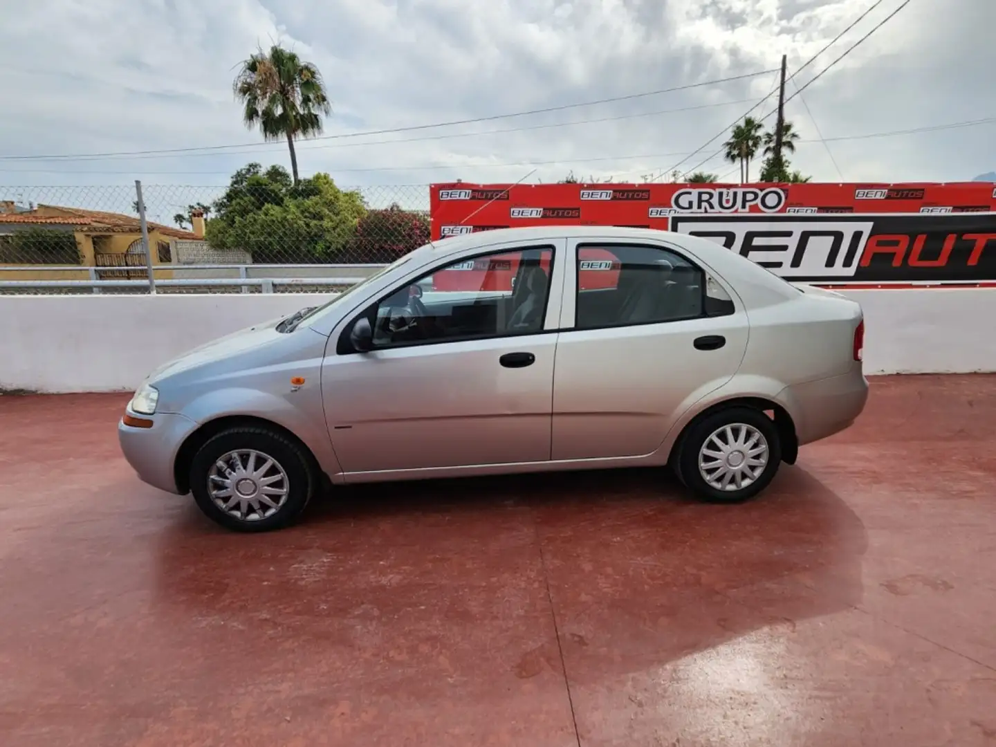 Daewoo Kalos 1.4 SE Gris - 2