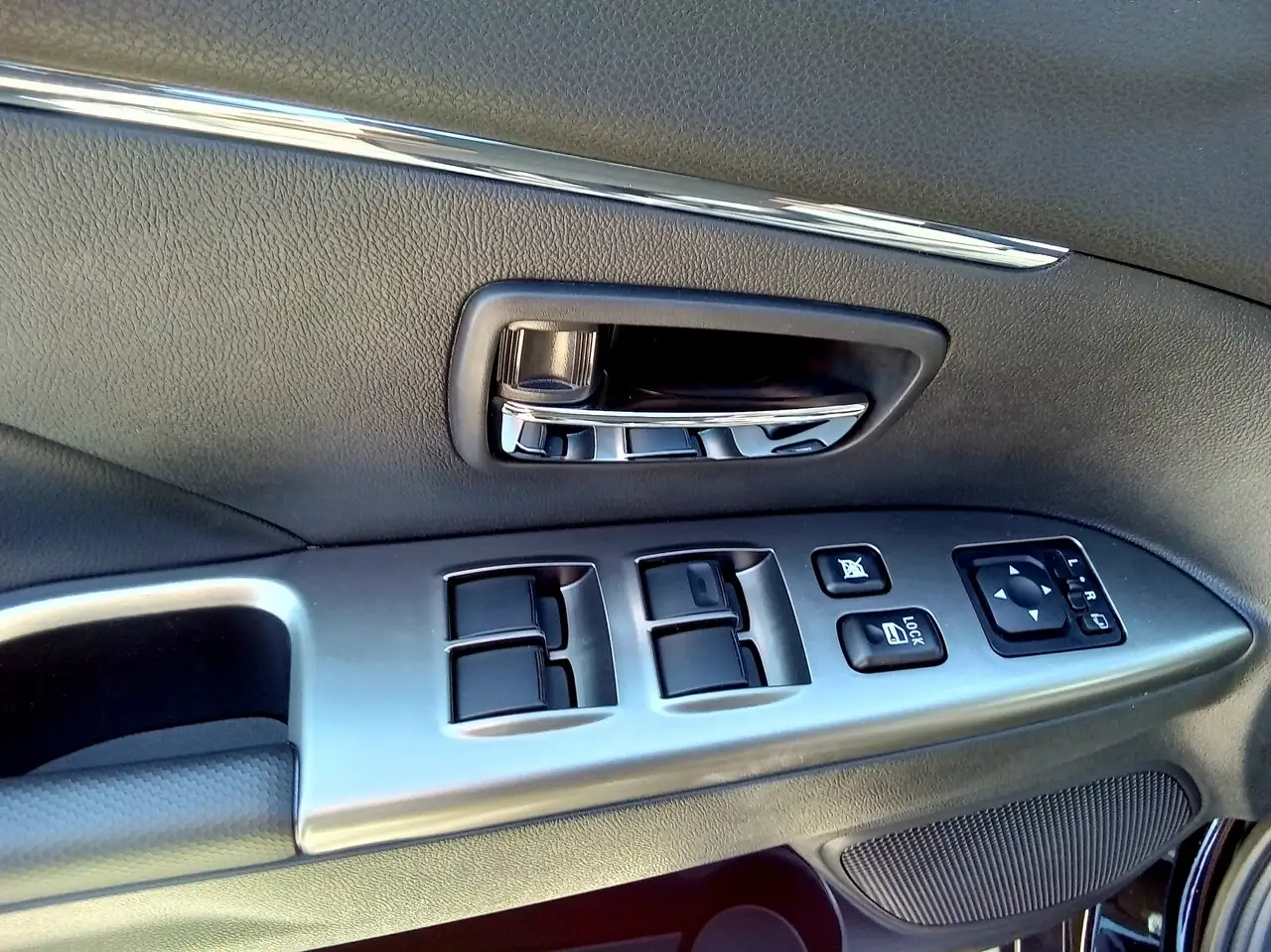 Mitsubishi RVR снимка Mitsubishi RVR
