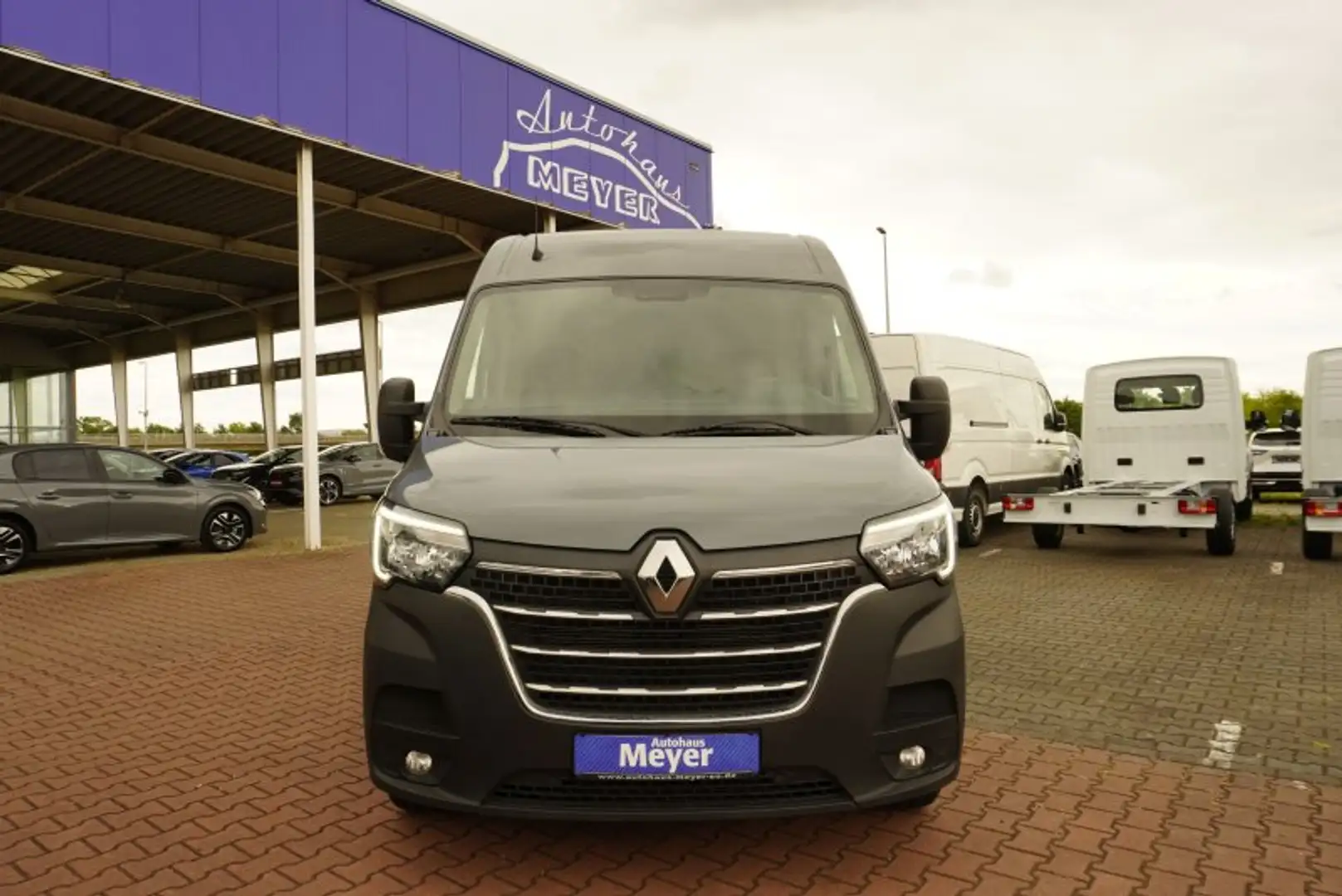 Renault Master 2,3dci 135PS L3H2 Ganzjahresreif.     ** Grau - 2