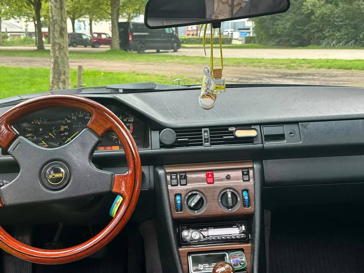 Mercedes-Benz 230 CE, foto 7