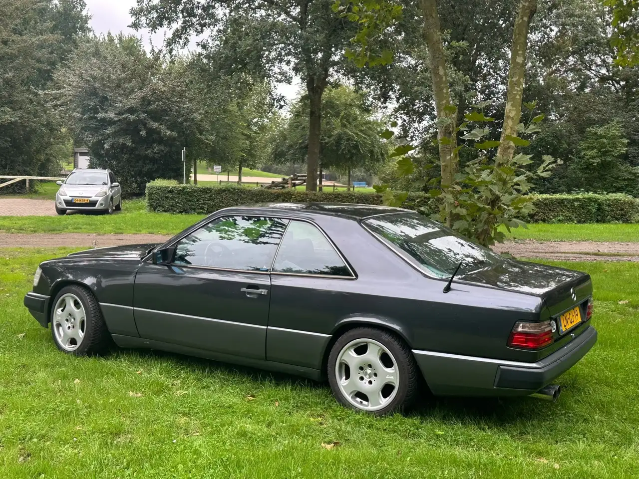 Mercedes-Benz 230 CE, foto 4