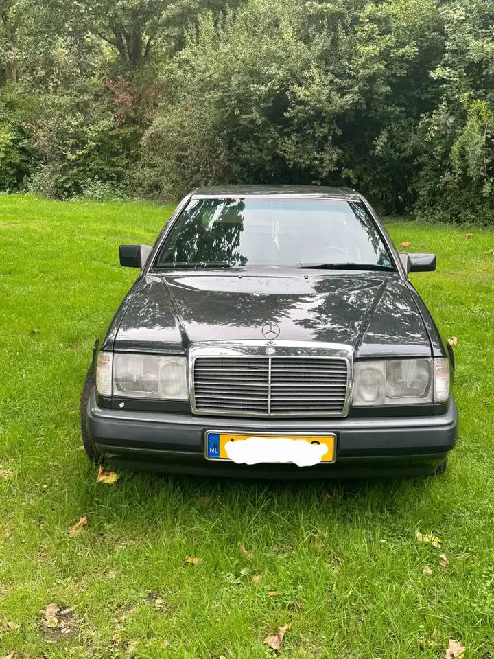 Mercedes-Benz 230 CE, foto 3