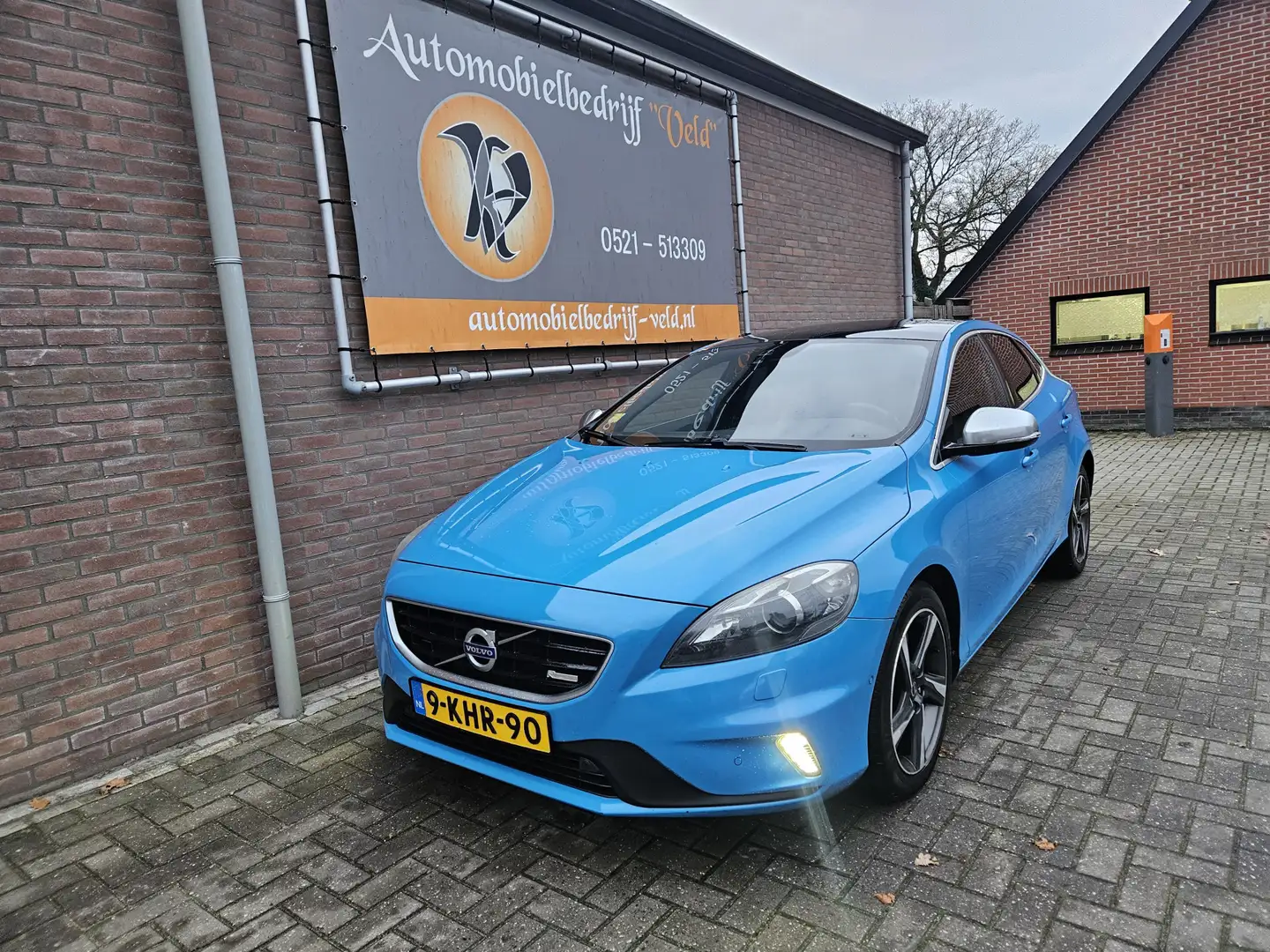Volvo V40 1.6 D2 R-Design Blauw - 1
