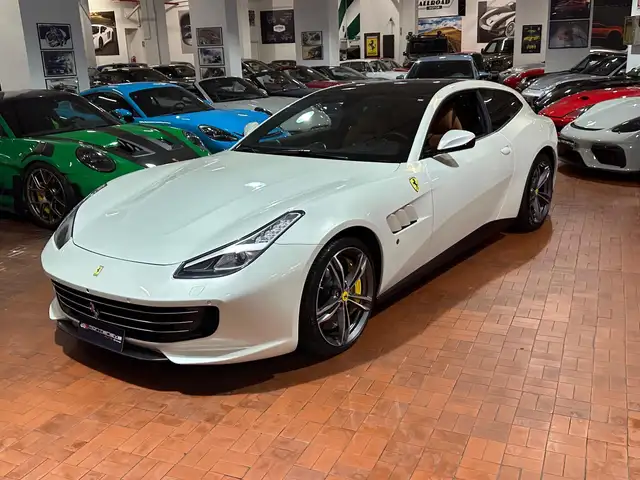 Ferrari GTC4 Lusso V12 TETTO PANORAMA-LIFTING-TRIPLO STRATO-POWER