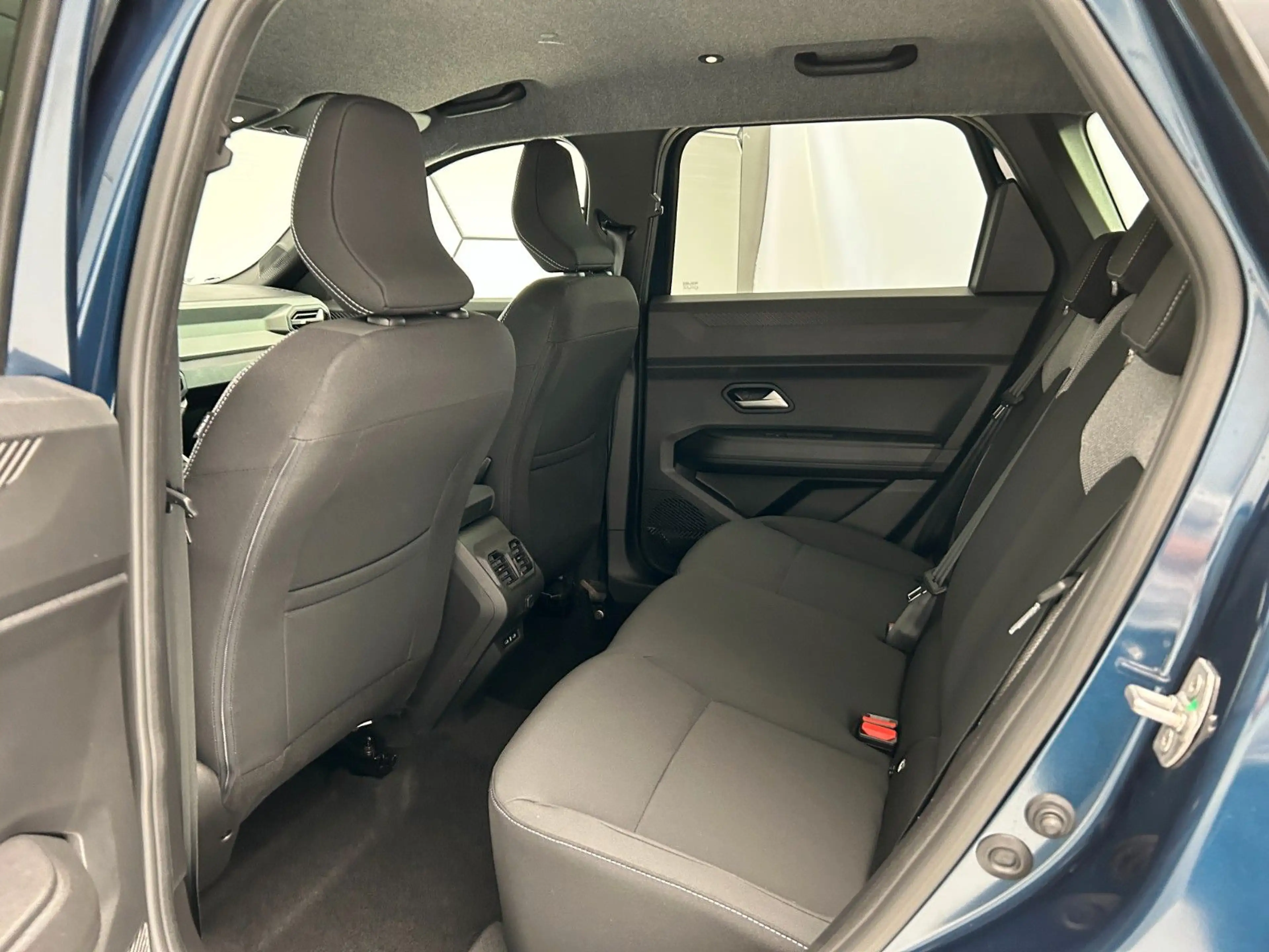 Dacia Bigster Hybrid 155  Journey Winter-Plus Panorama — photo 9